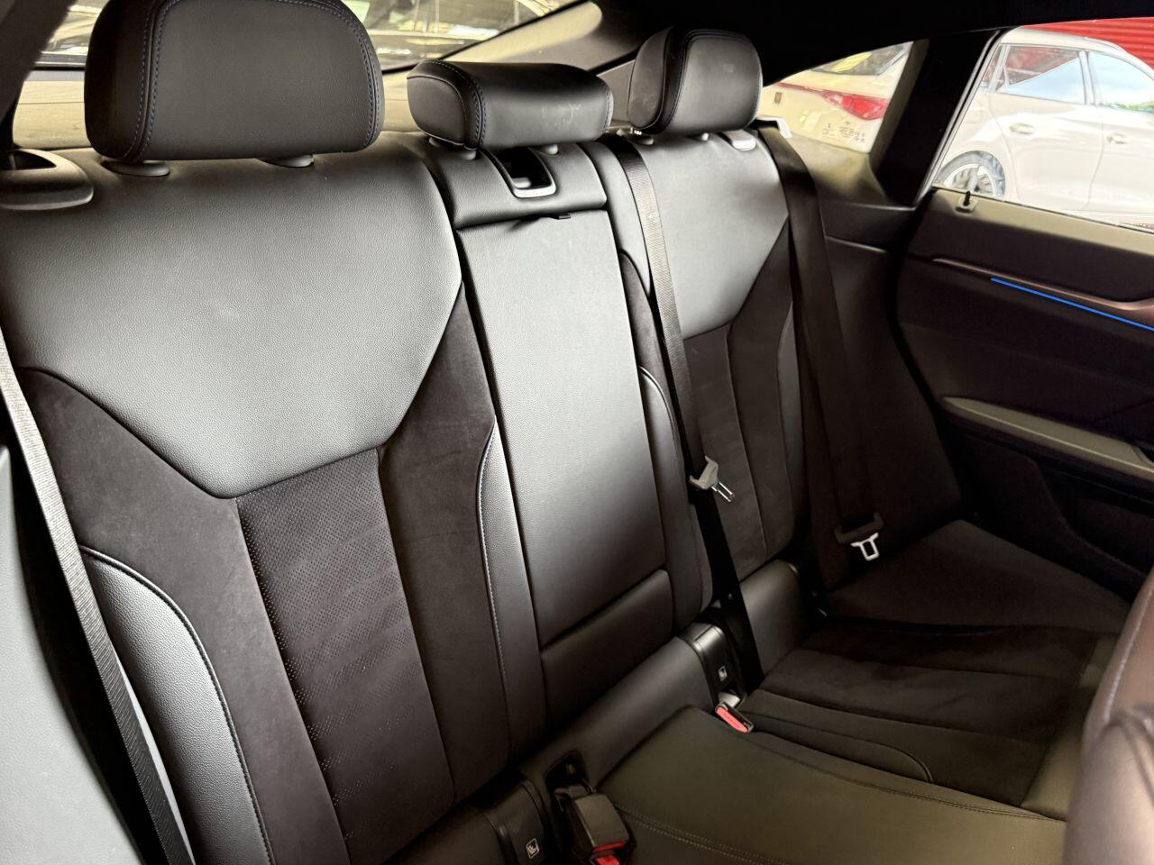 BMW I4 view 66