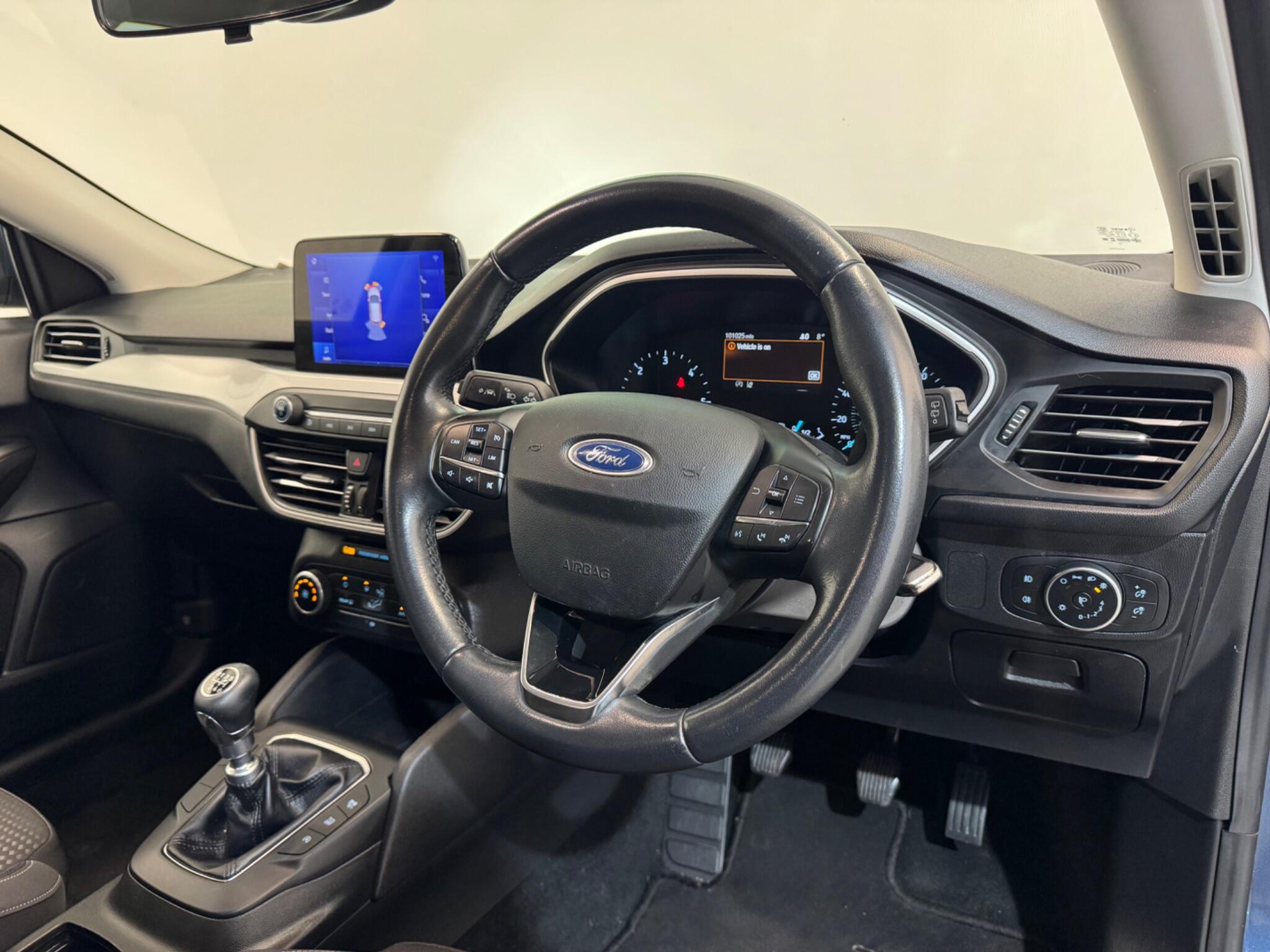 Ford Focus view 12