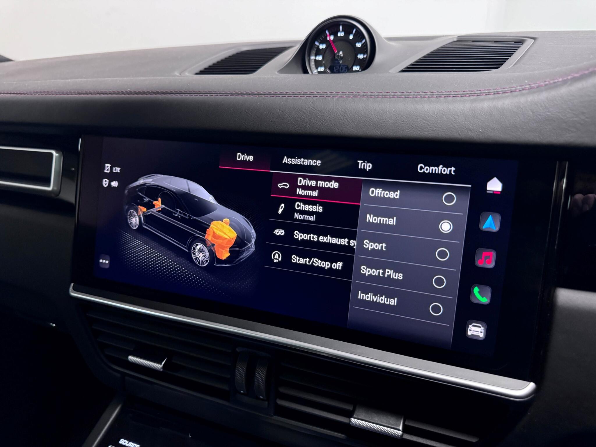Porsche Cayenne view 56
