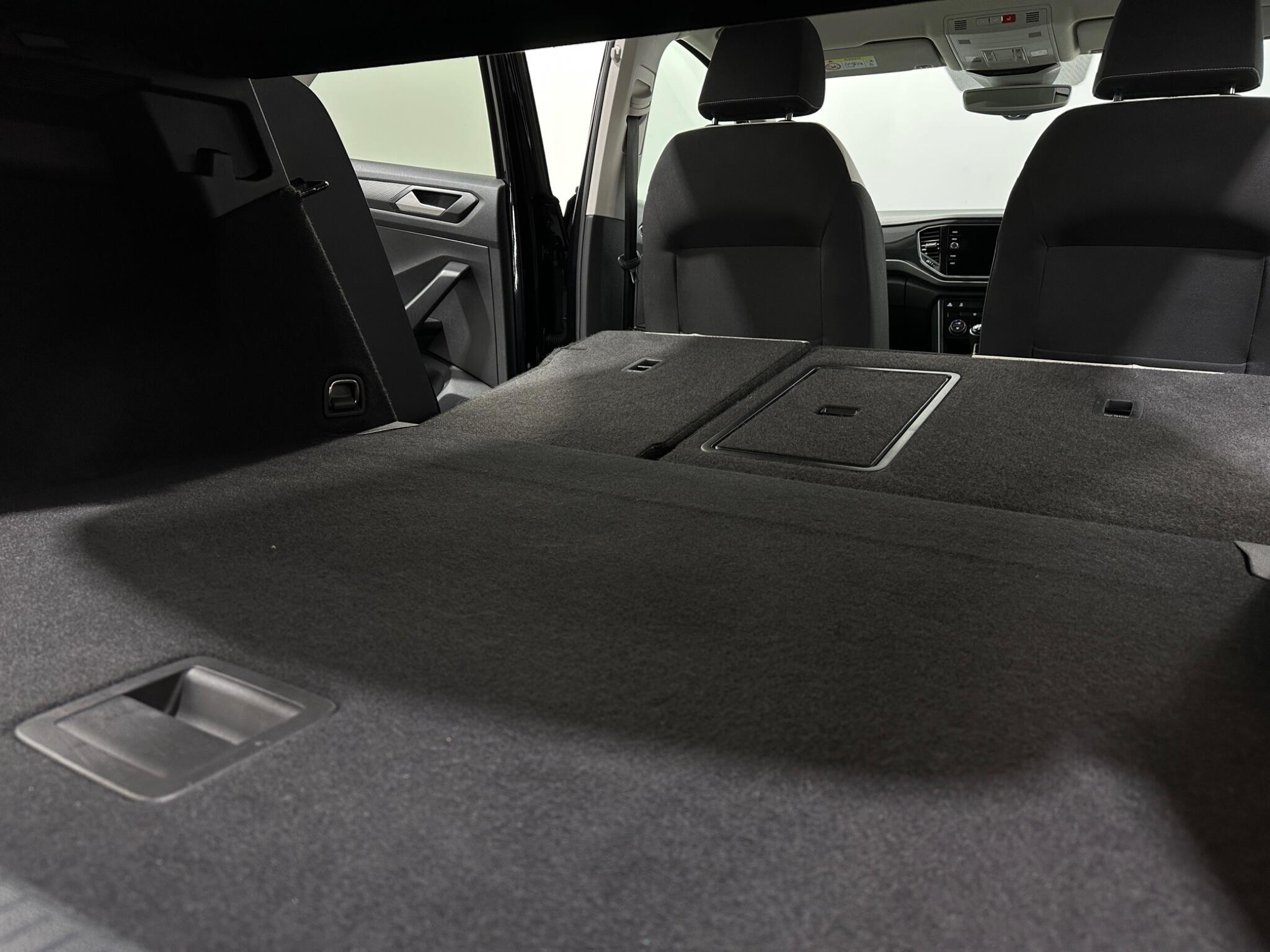 Volkswagen T-Roc view 44