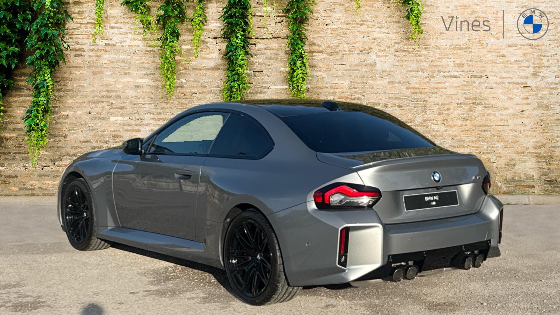 BMW M2 view 3