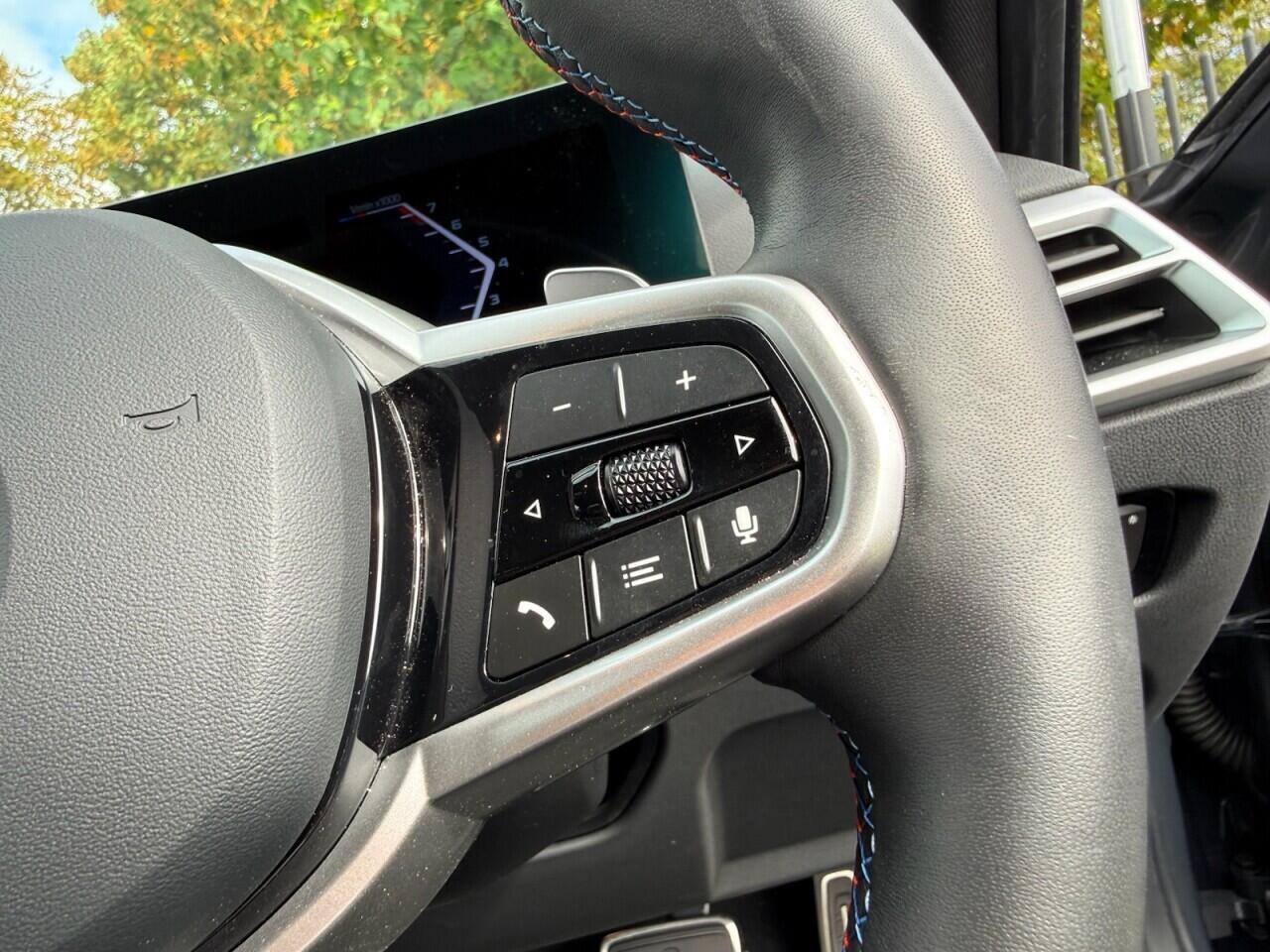 BMW 3 Series view 40