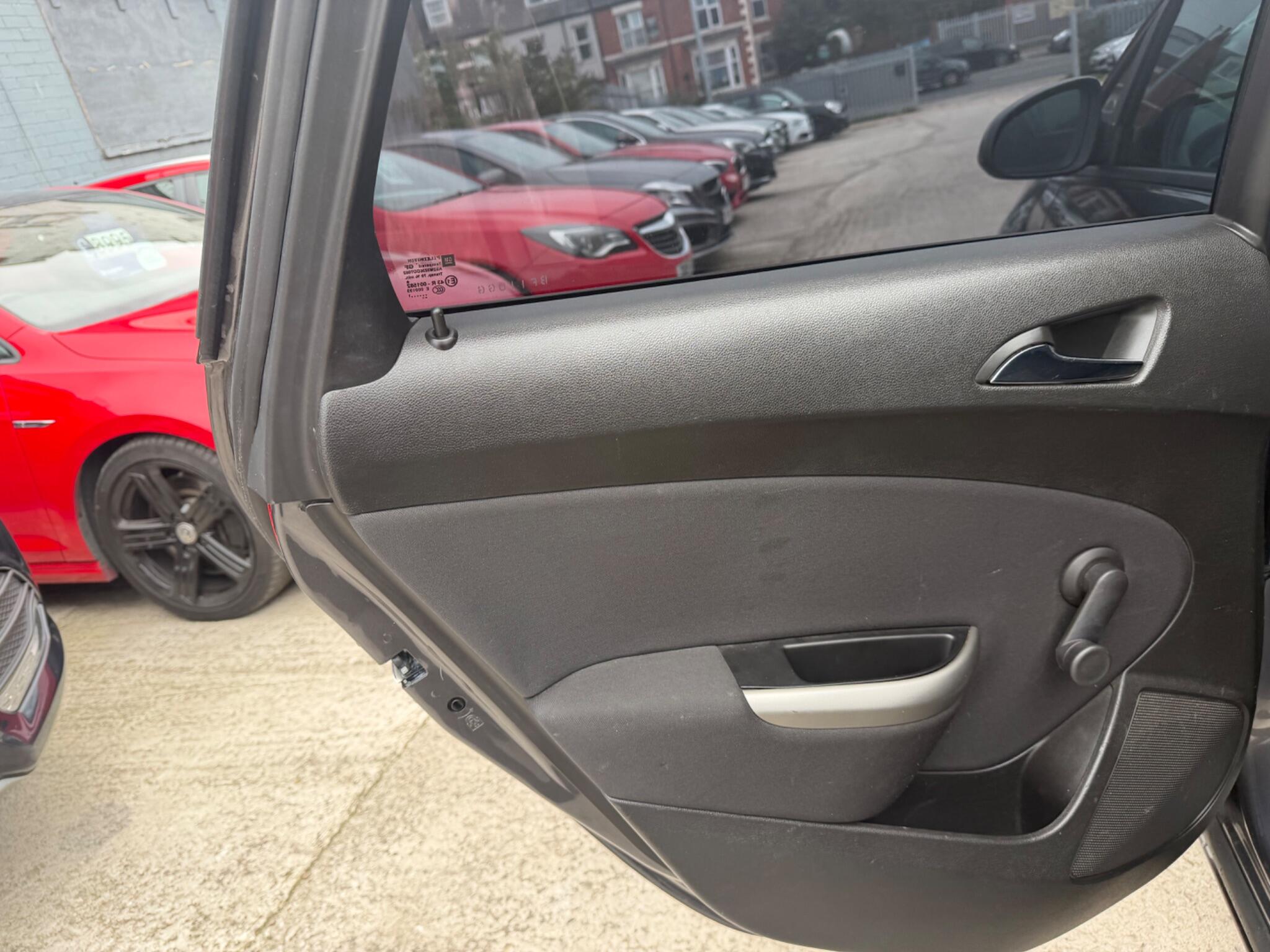 Vauxhall Astra view 34