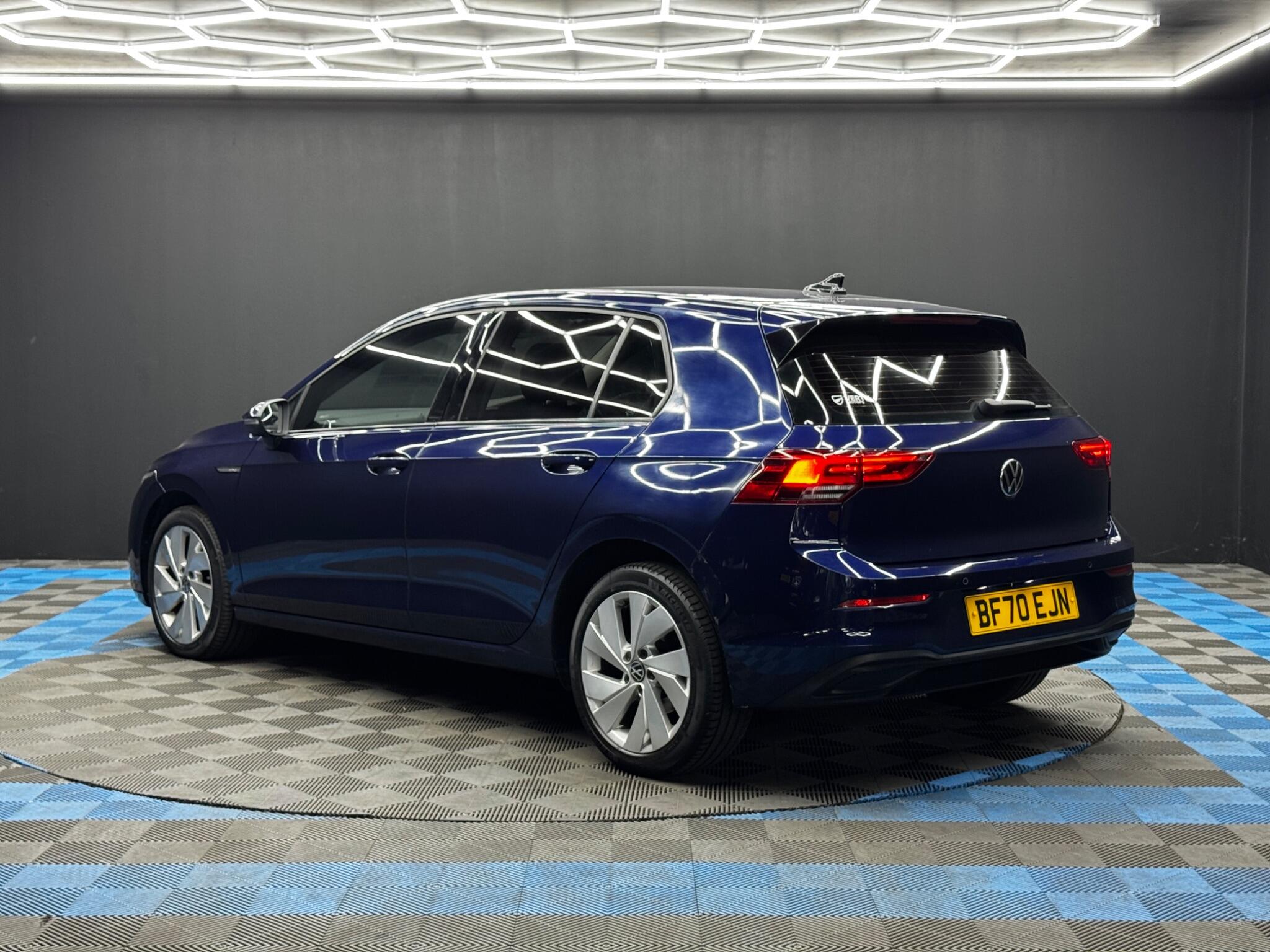Volkswagen Golf view 7