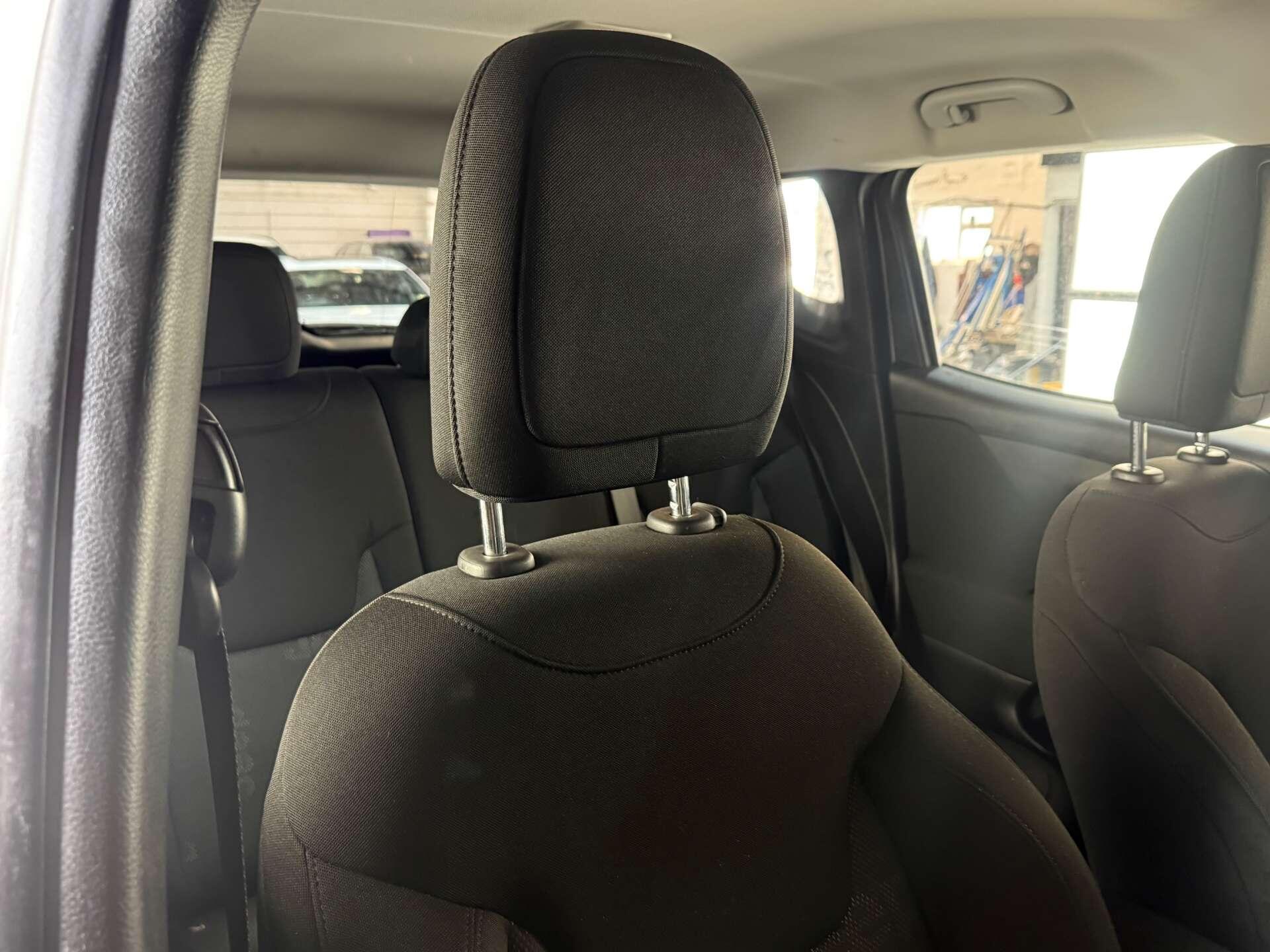 Jeep Renegade view 24