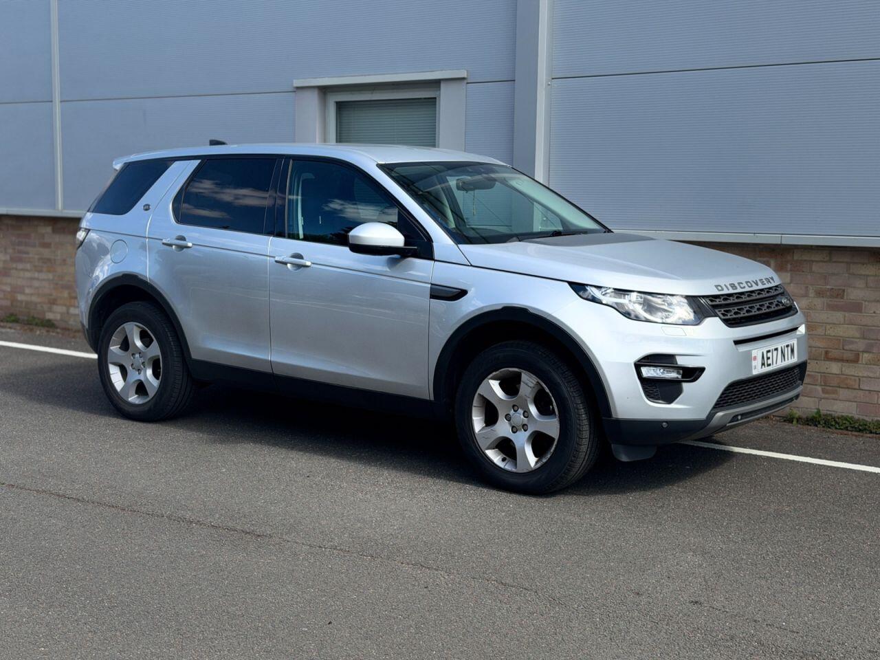 Land Rover Discovery Sport view 47