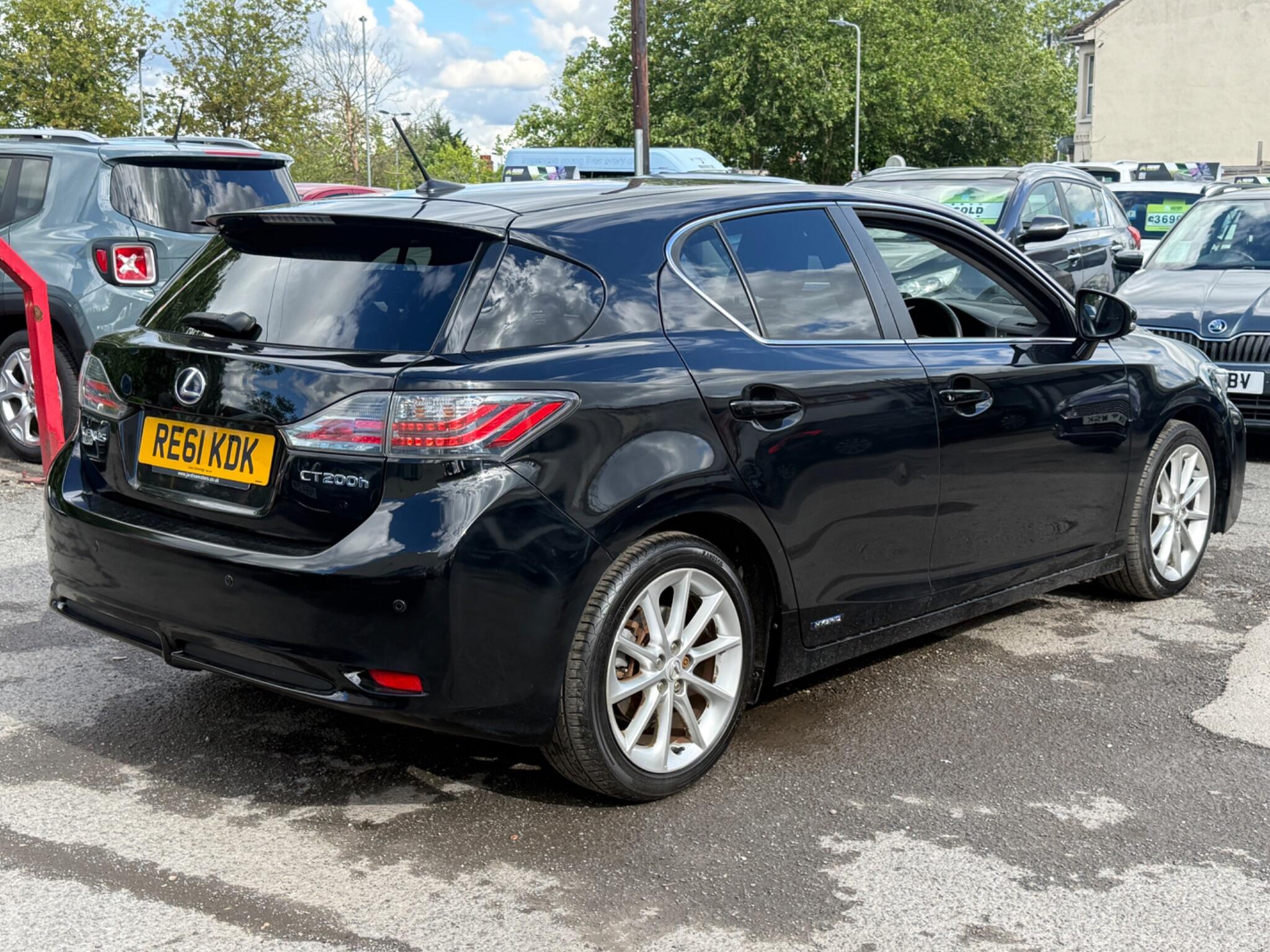 Lexus CT - Image 18