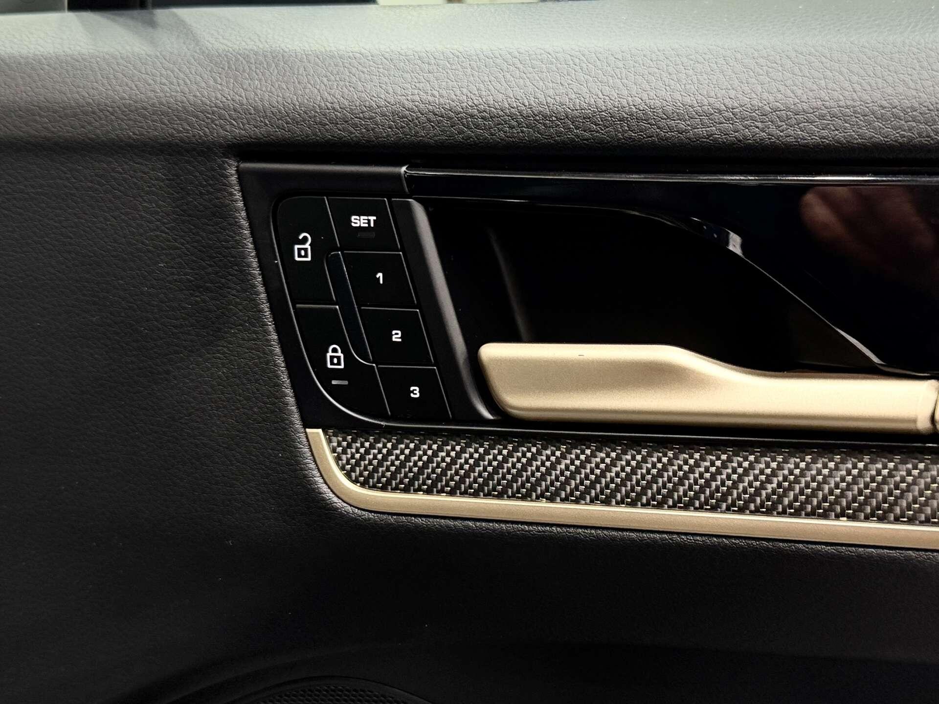 Porsche Cayenne view 38