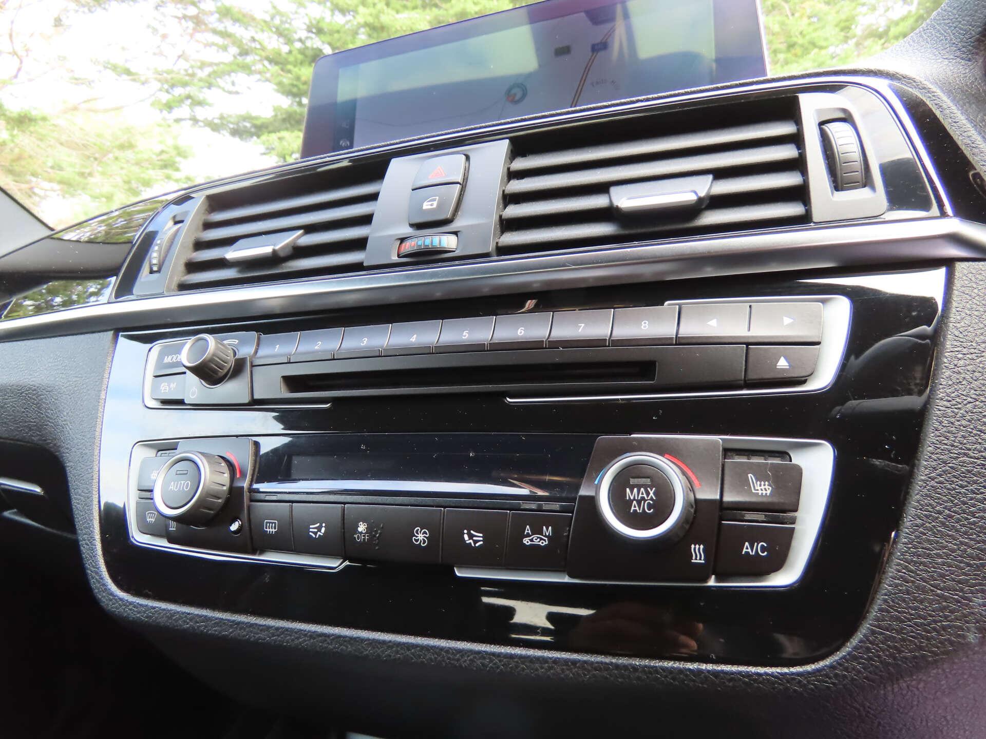 BMW 1 Series view 13