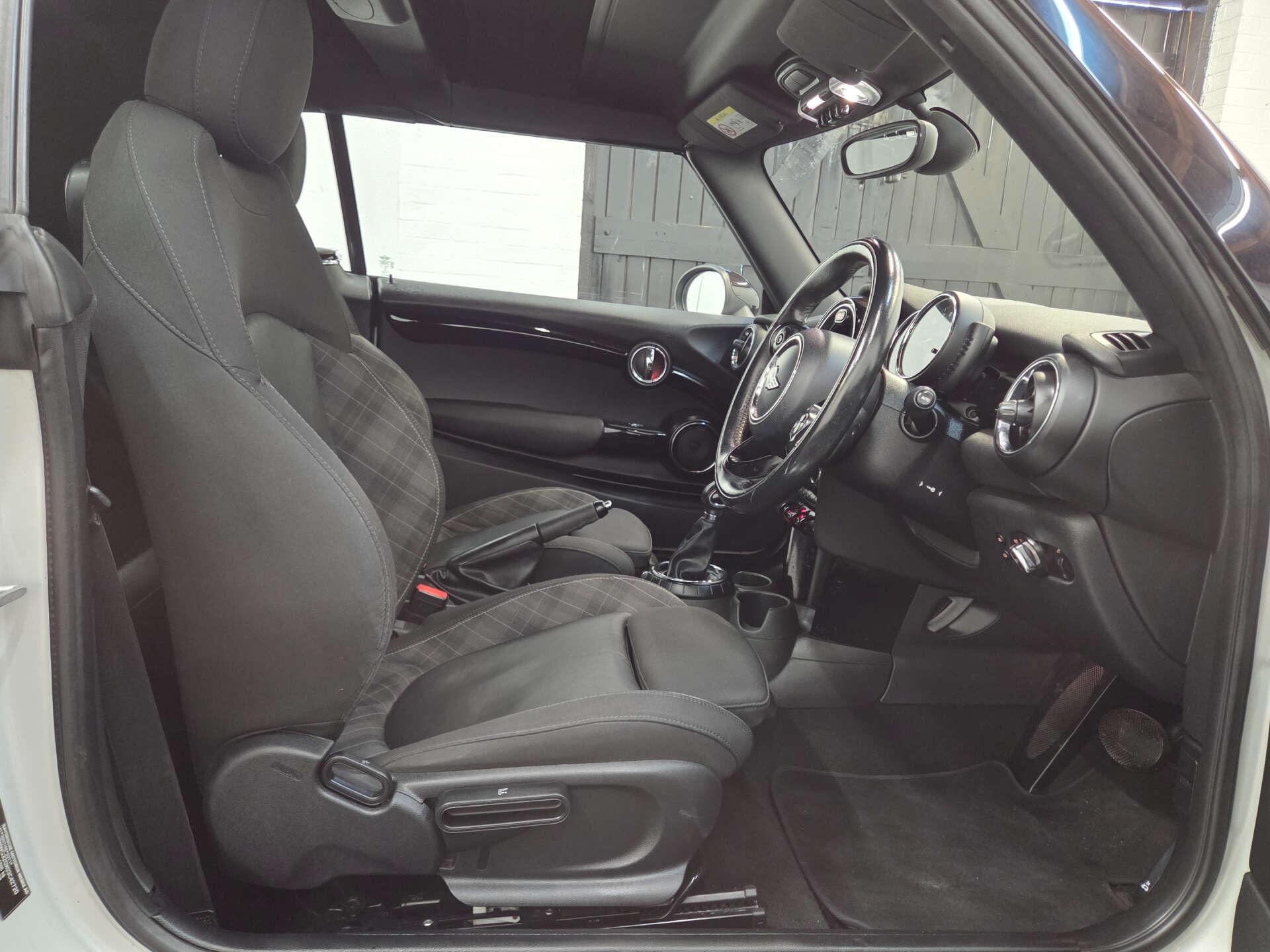 Mini Convertible view 13