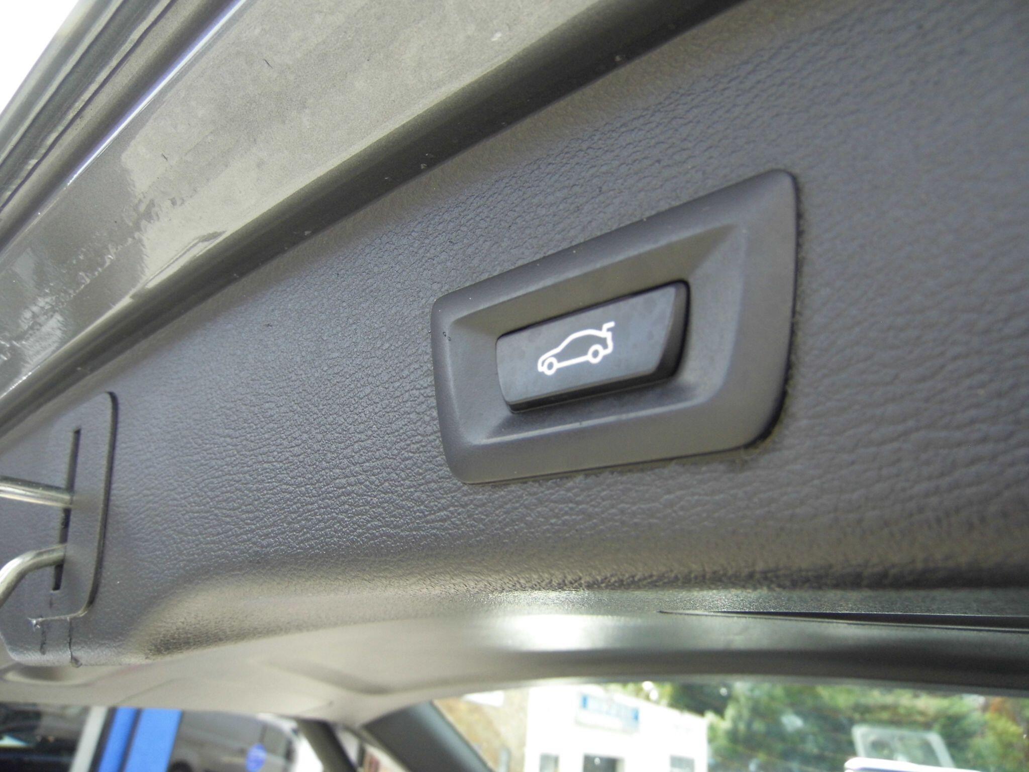BMW X3 view 24