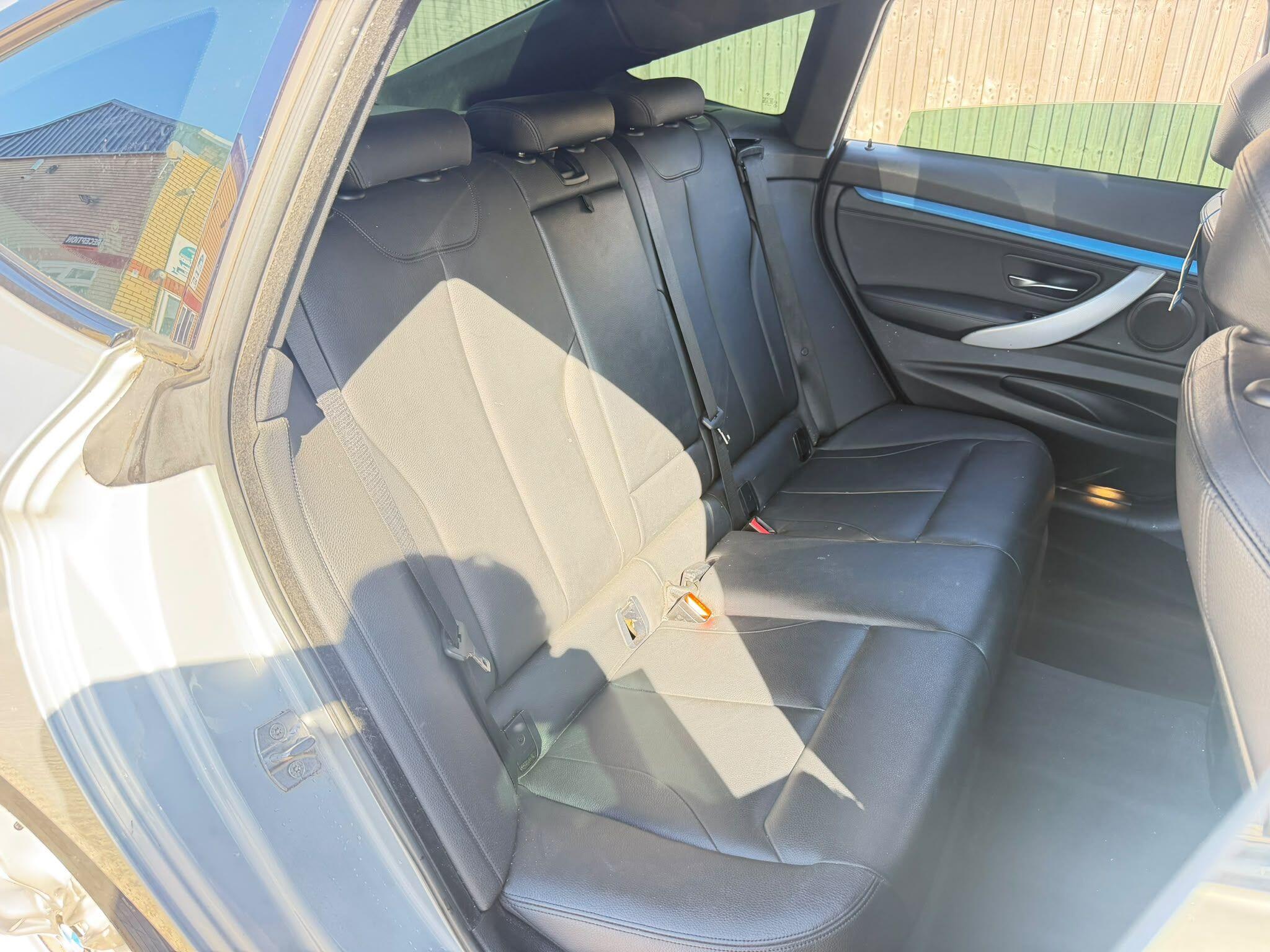 BMW 3 Series view 16
