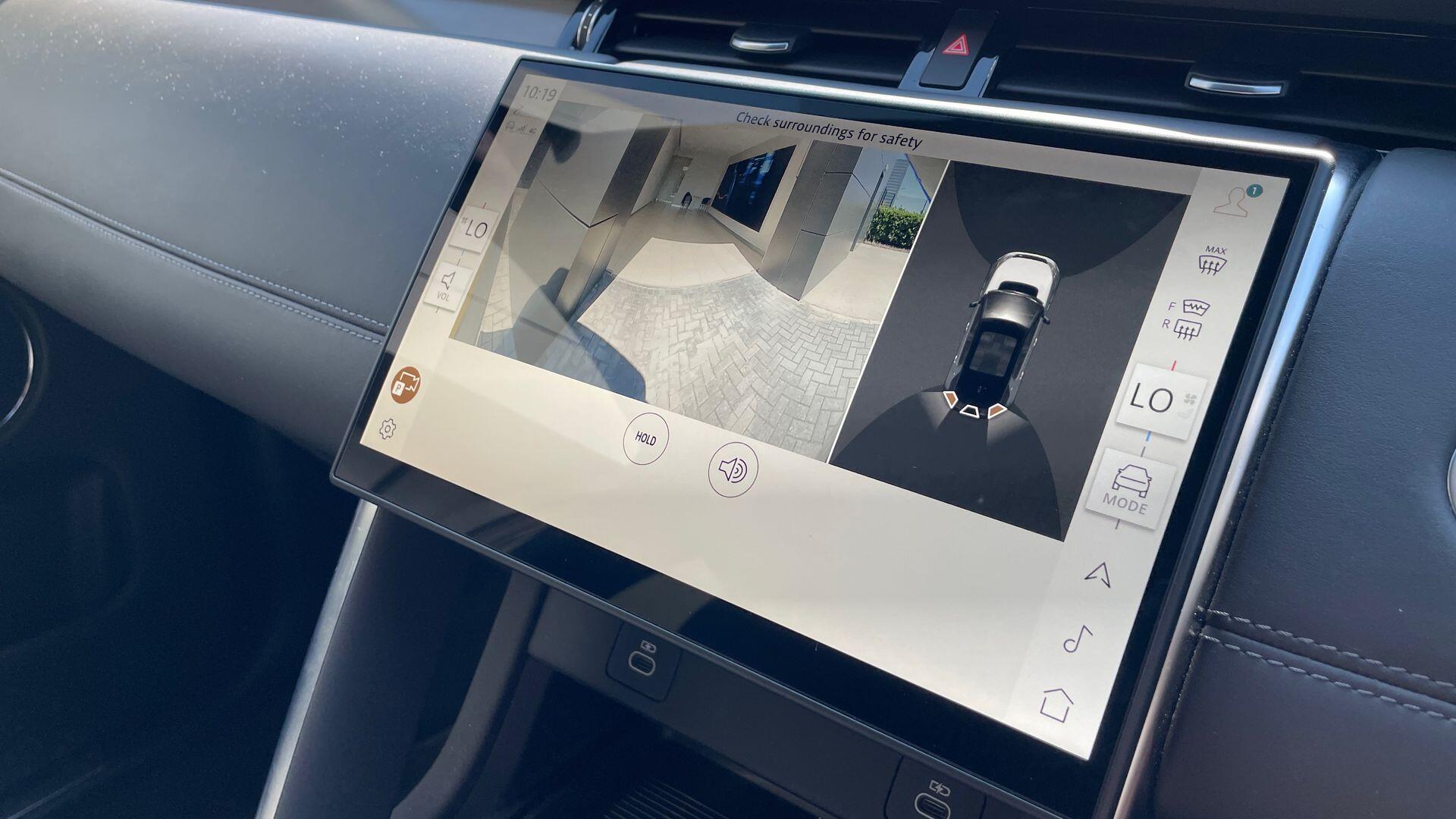 Land Rover Discovery Sport view 12