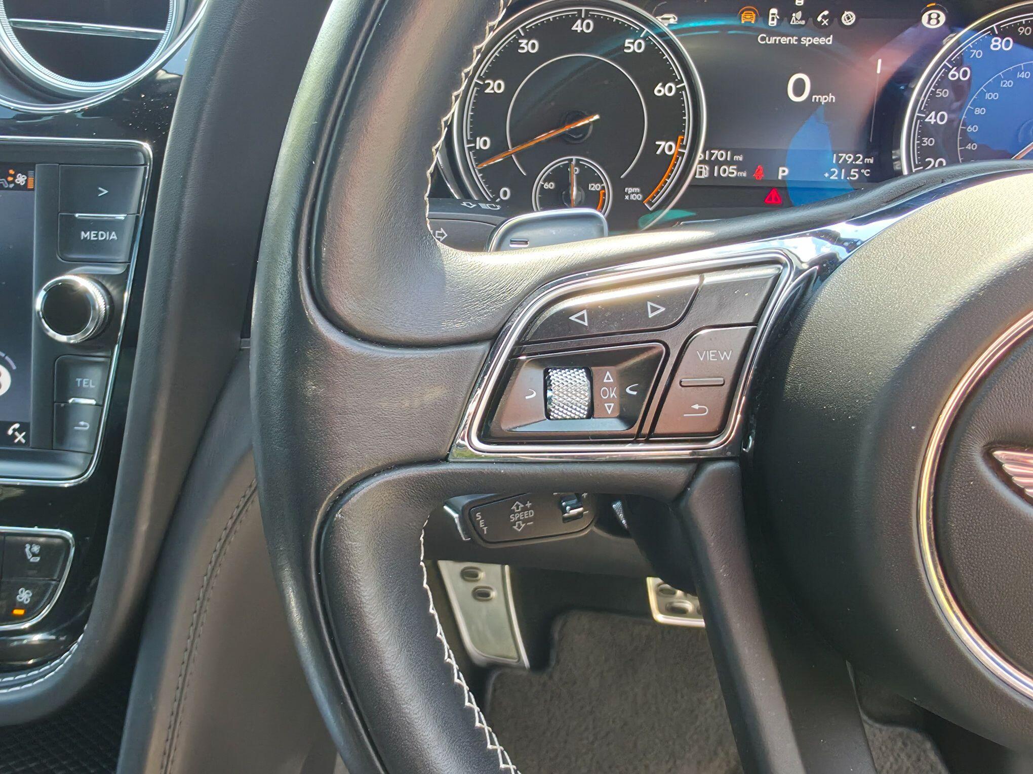 Bentley Bentayga view 24