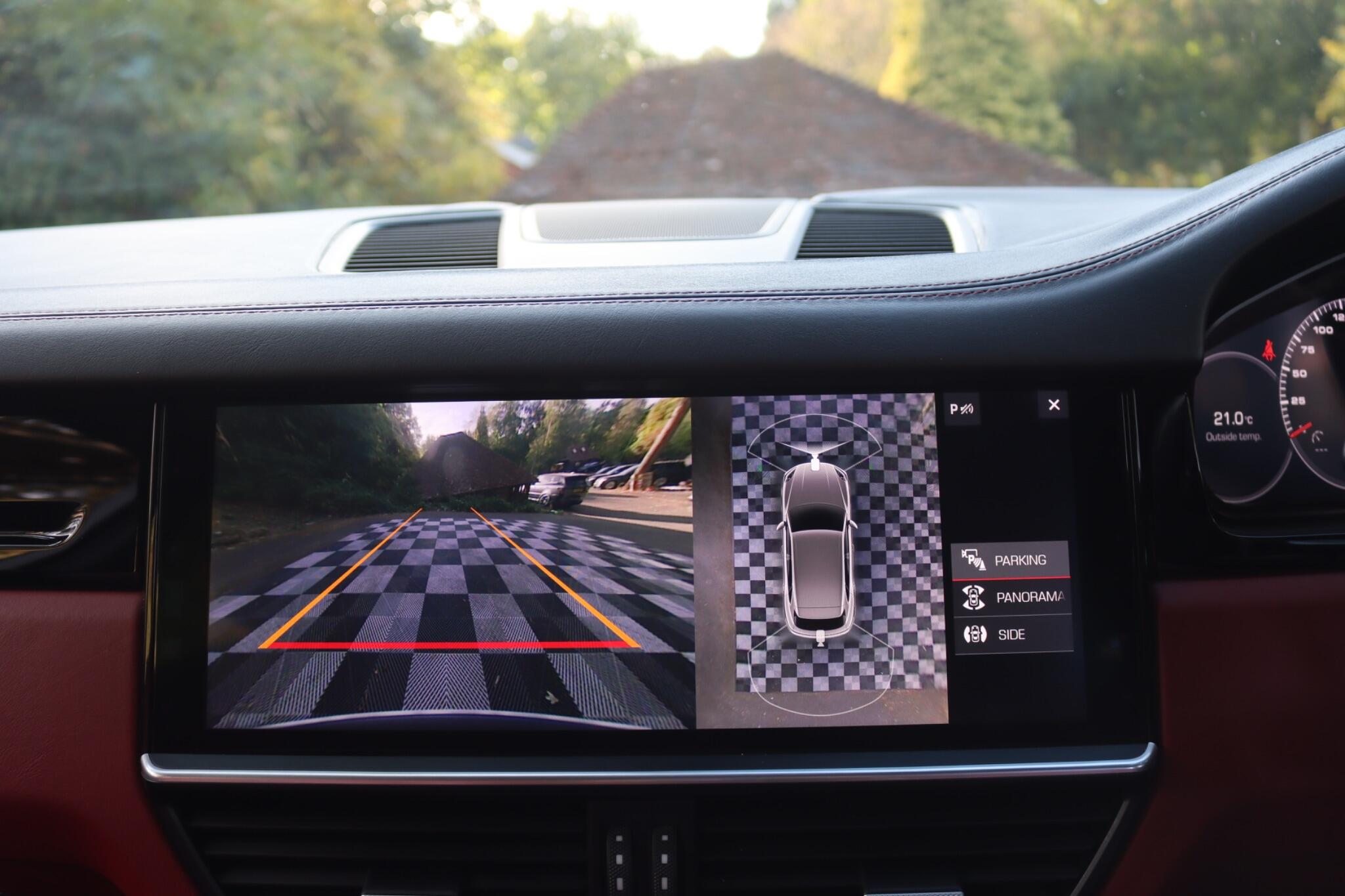 Porsche Cayenne view 60