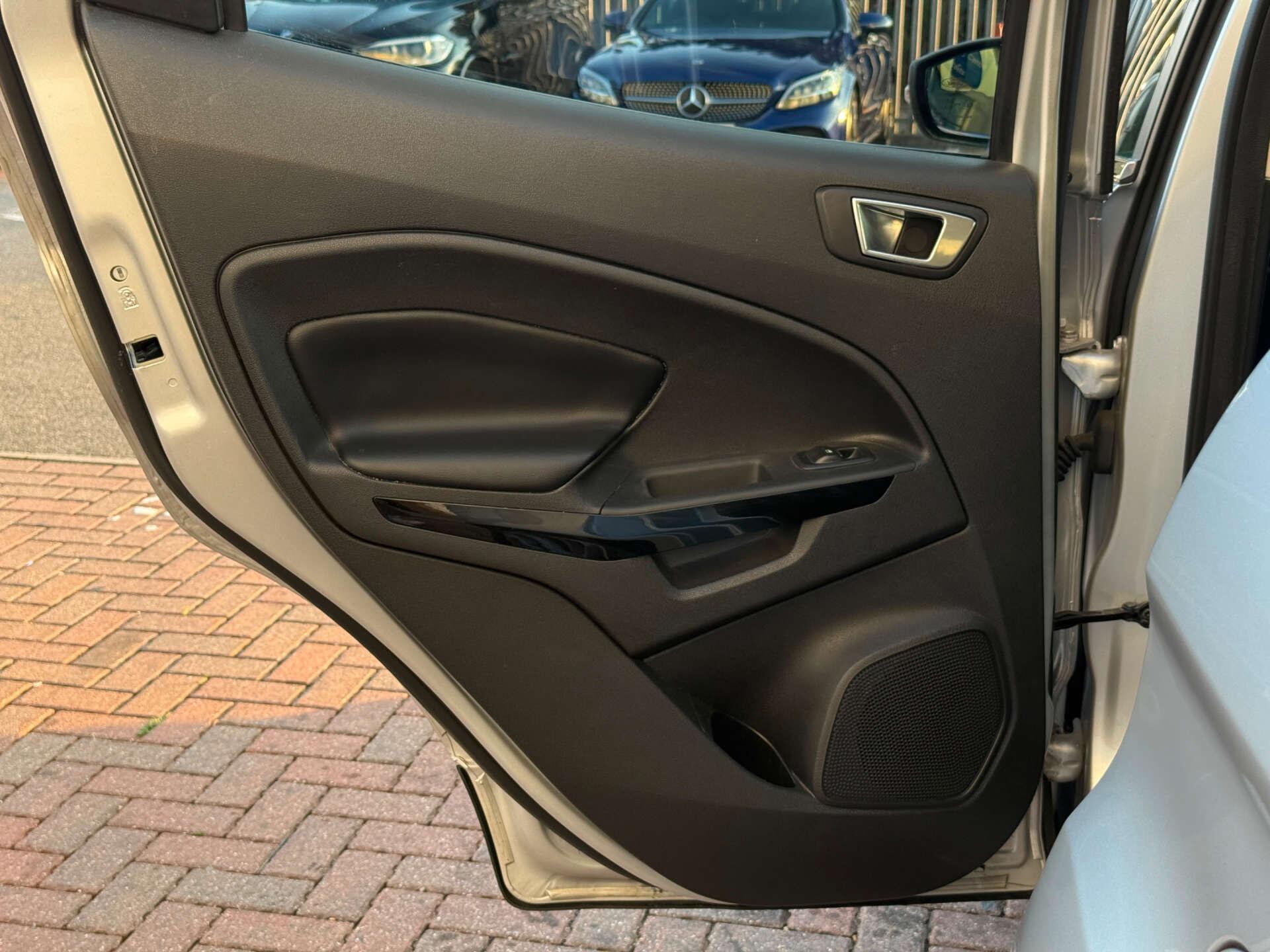 Ford Ecosport view 30