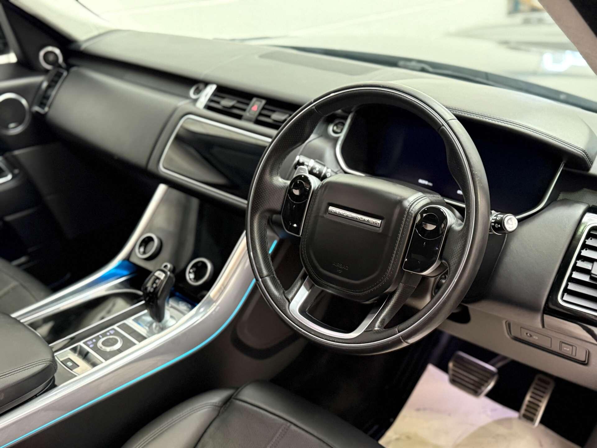 Land Rover Range Rover Sport view 13