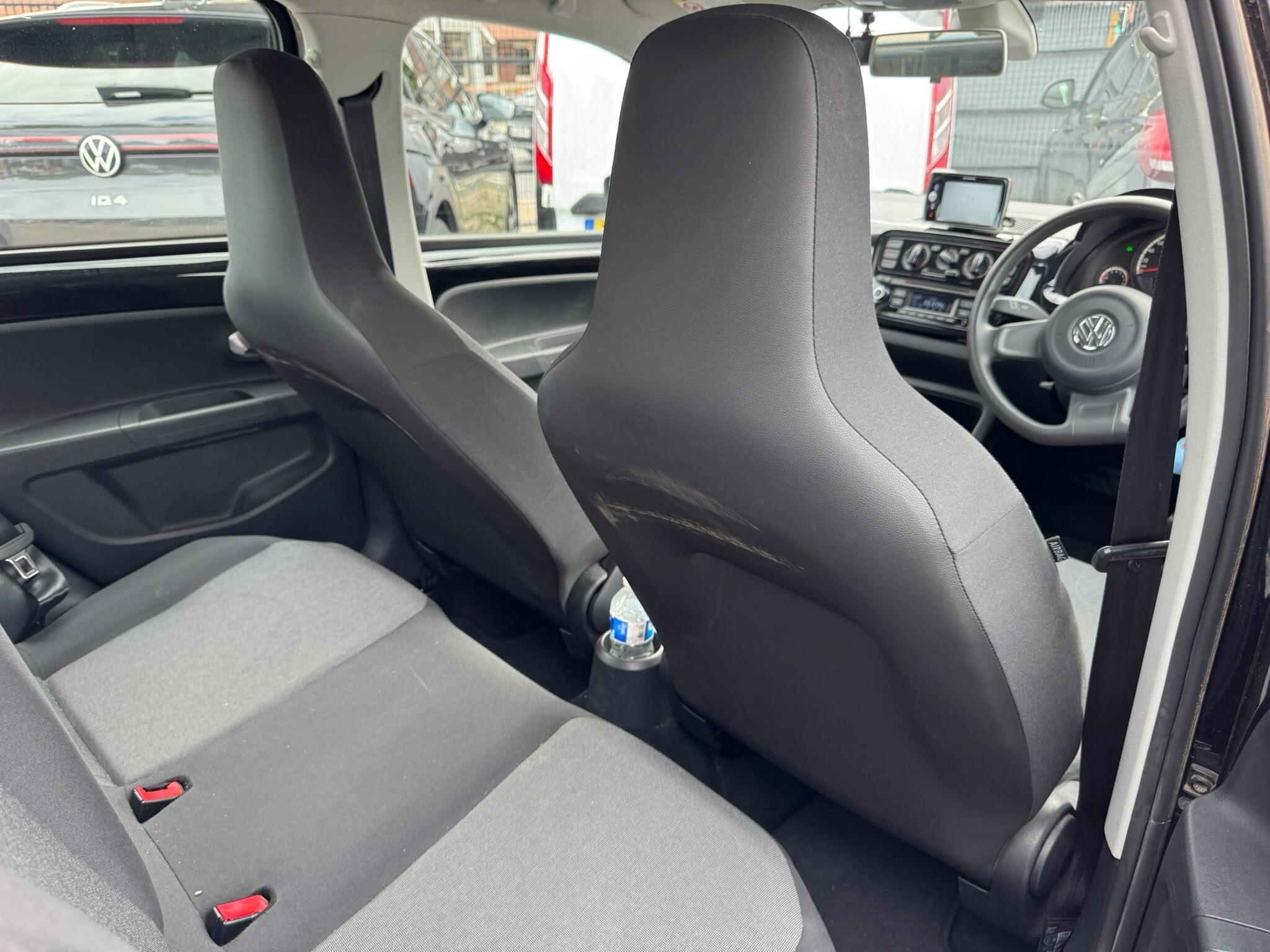 Volkswagen Up! view 42