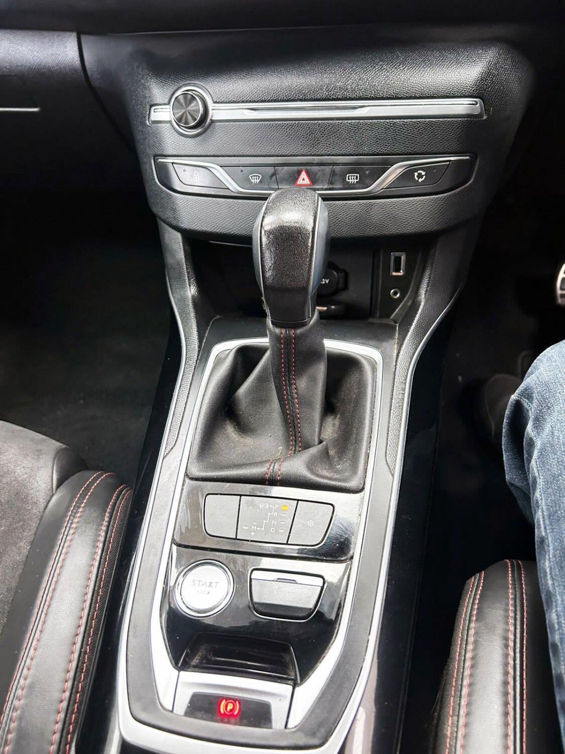 Peugeot 308 view 18