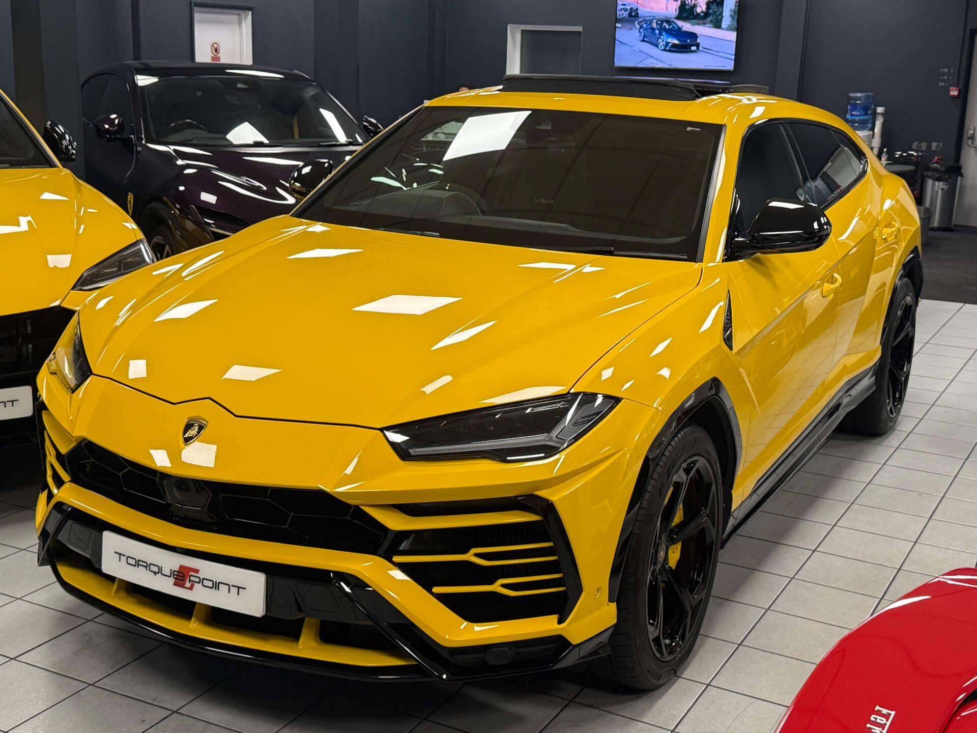 Lamborghini Urus view 12