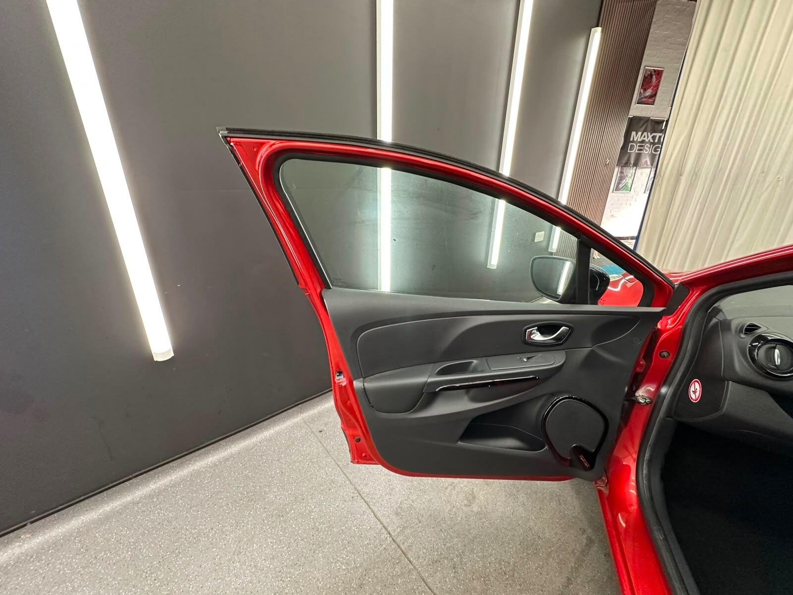 Renault Clio view 20