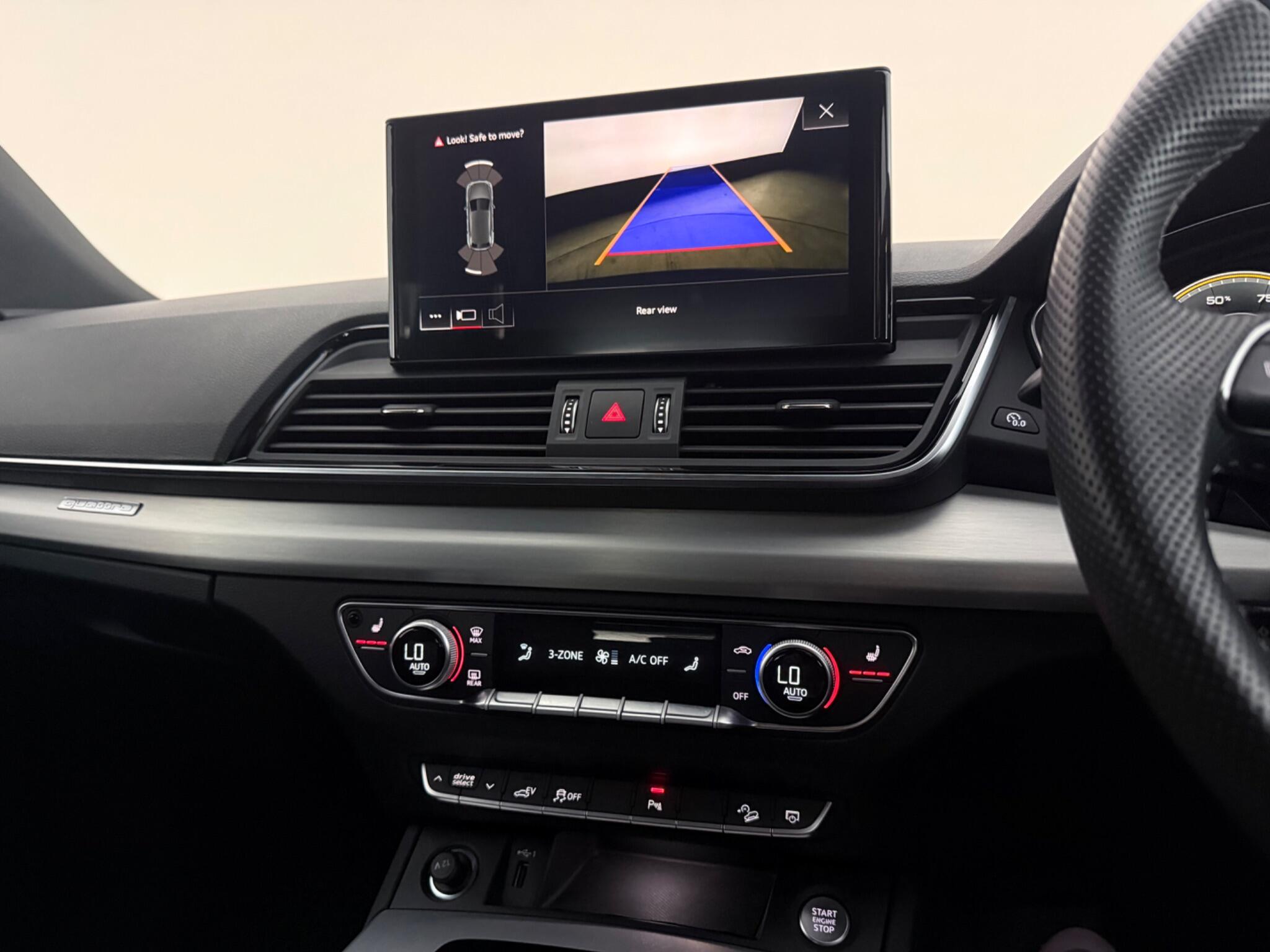 Audi Q5 view 24