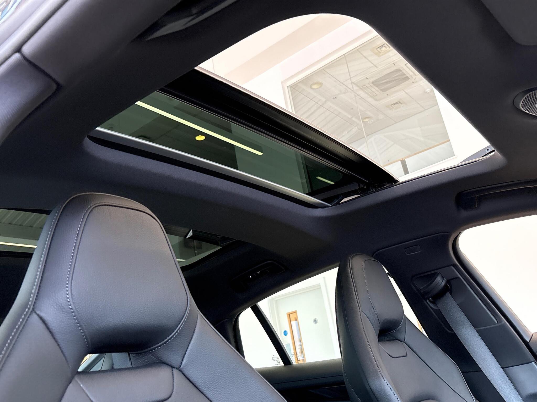 Porsche Panamera view 28