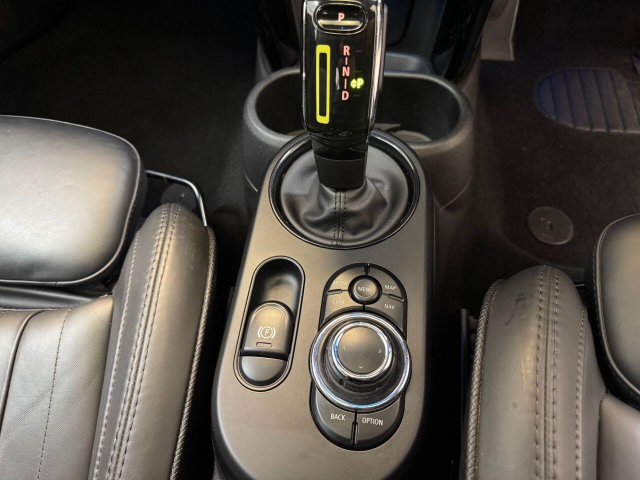 Mini Electric Hatch view 62