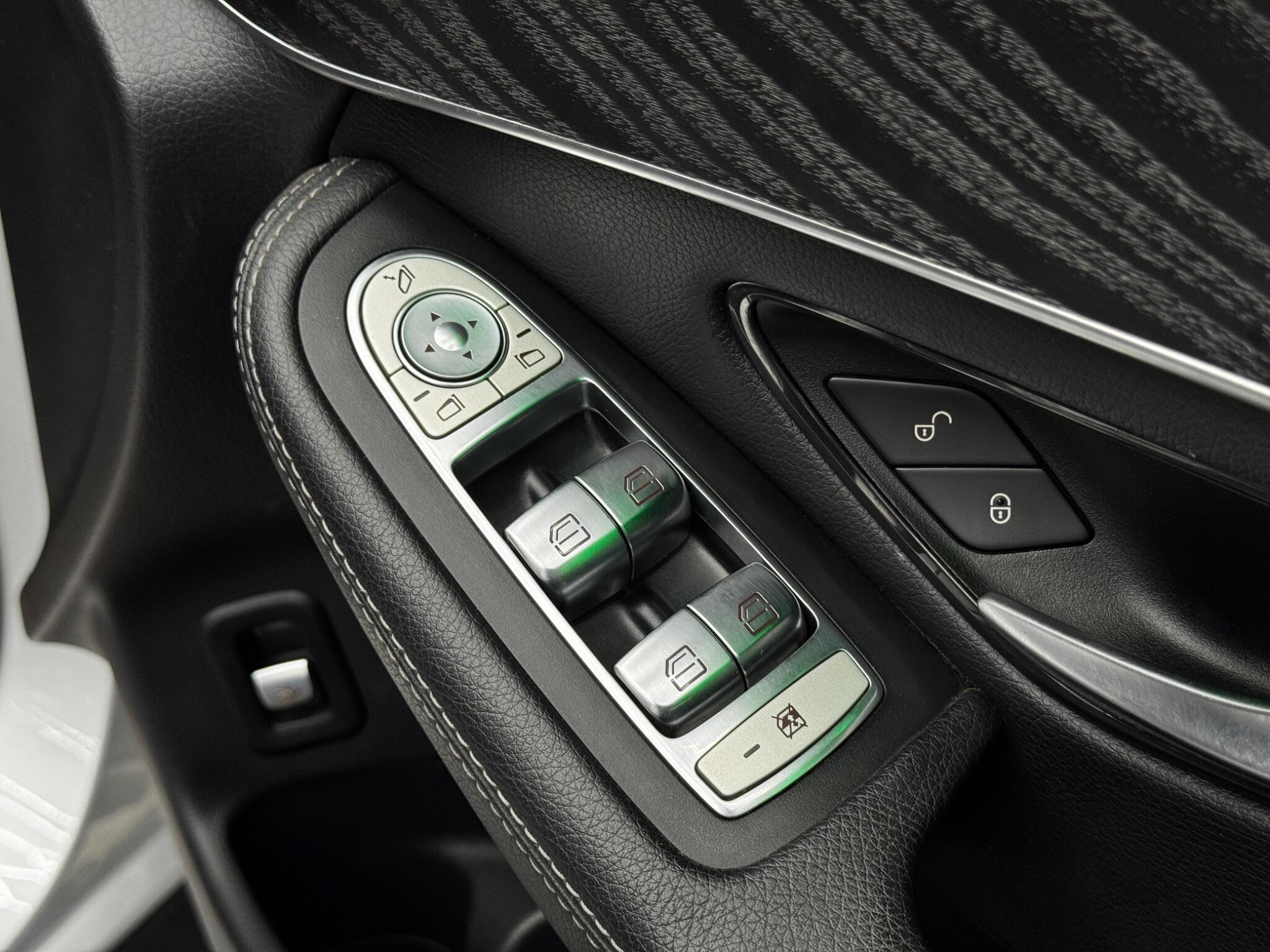 Mercedes-Benz GLC view 44