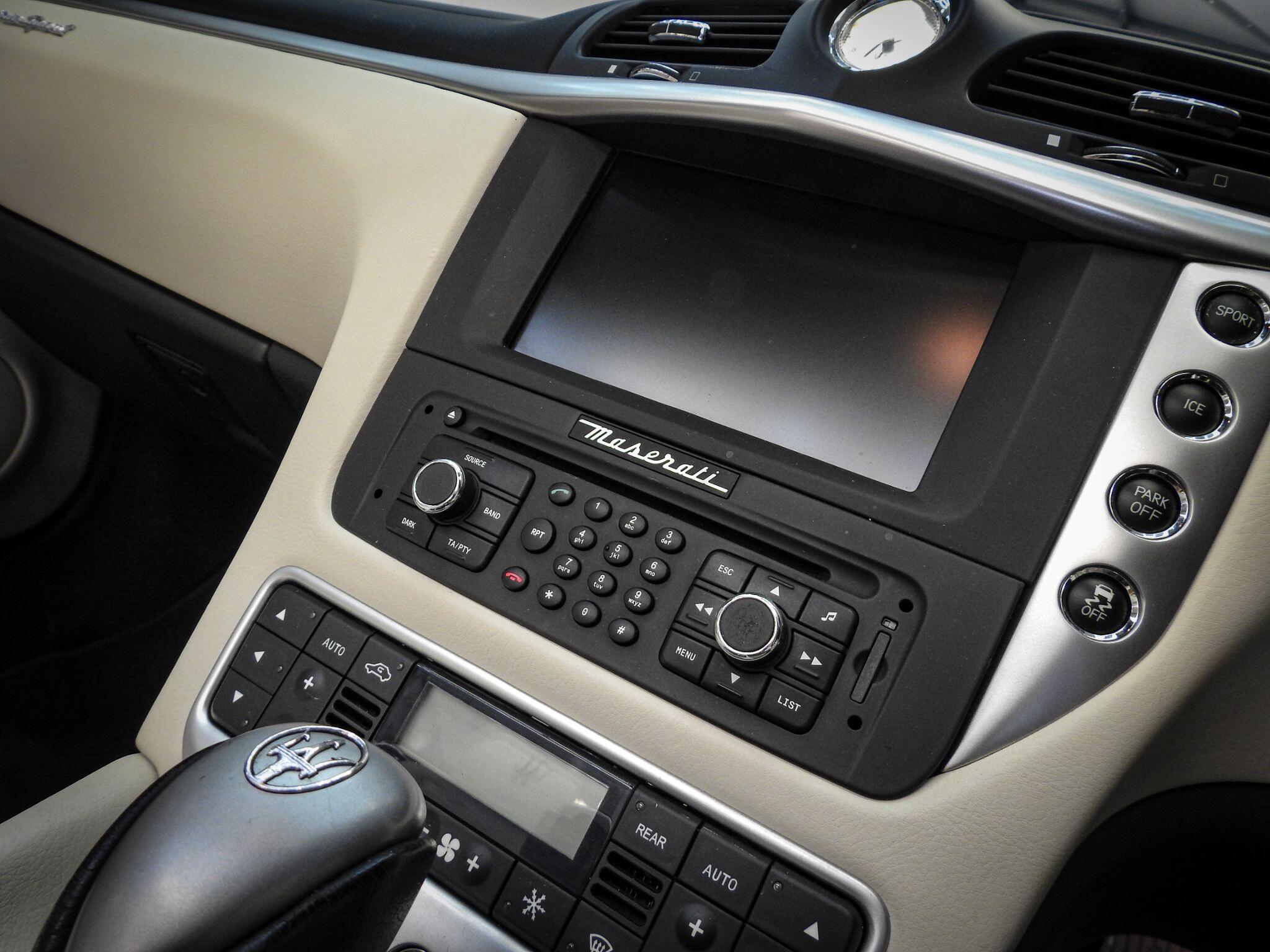Maserati Grancabrio view 30