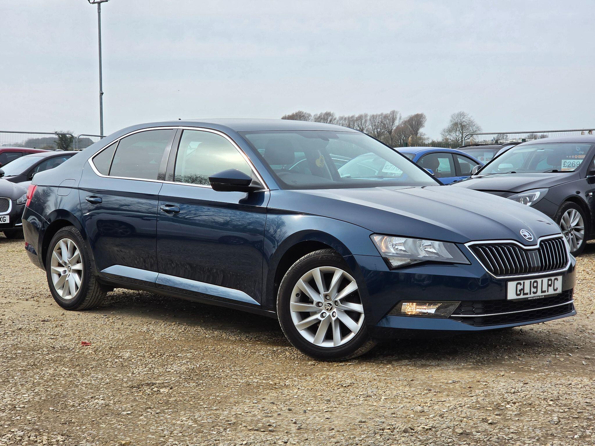 Skoda Superb main image