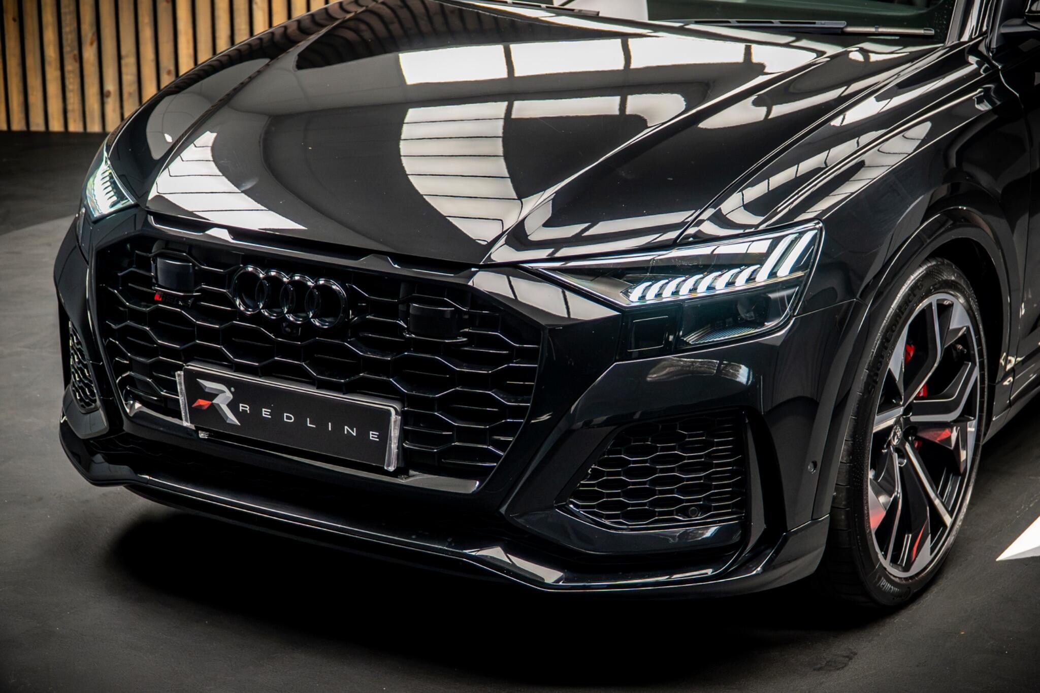 Audi RS Q8 view 15
