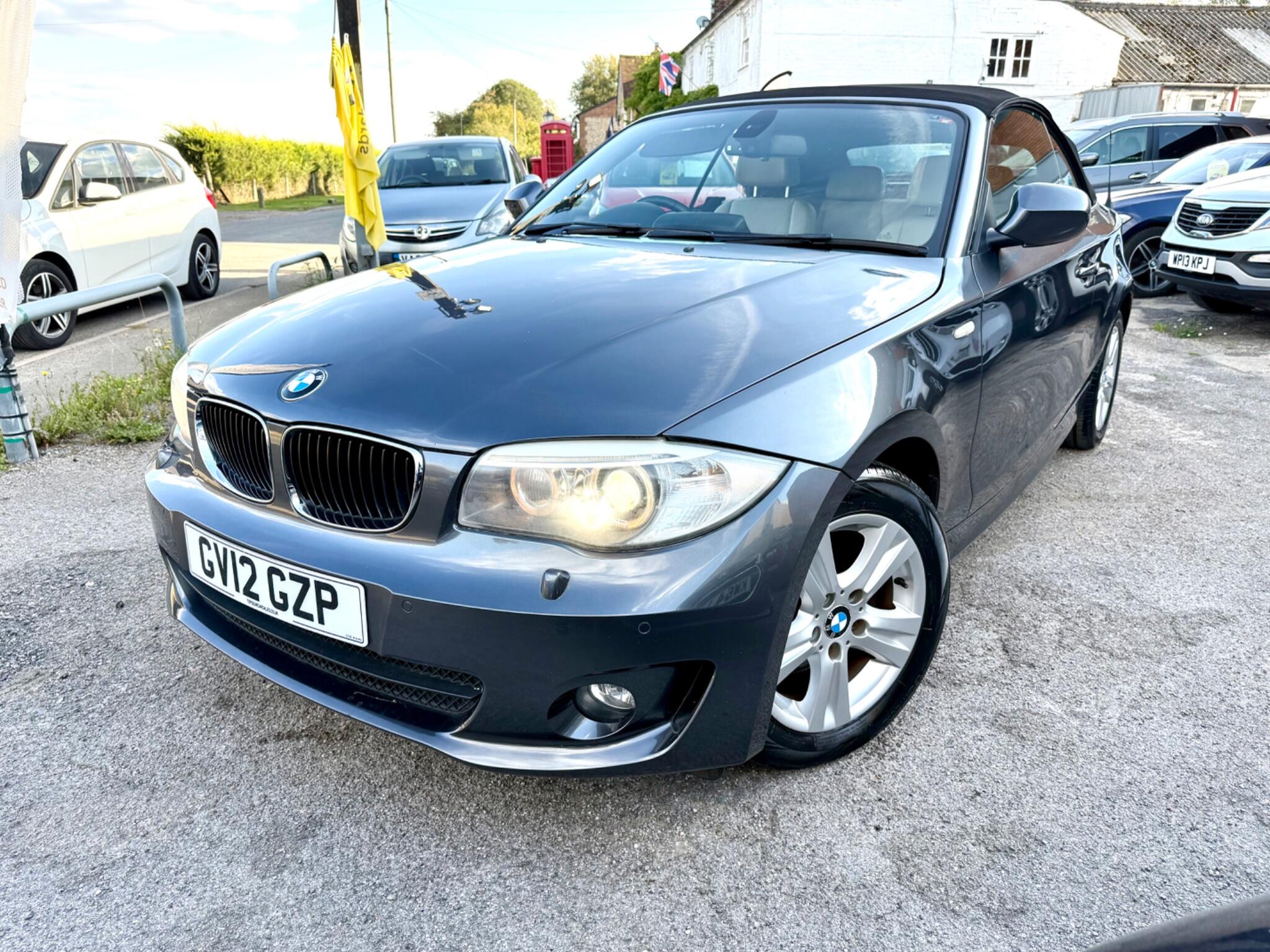 2012 BMW 1 Series image 16