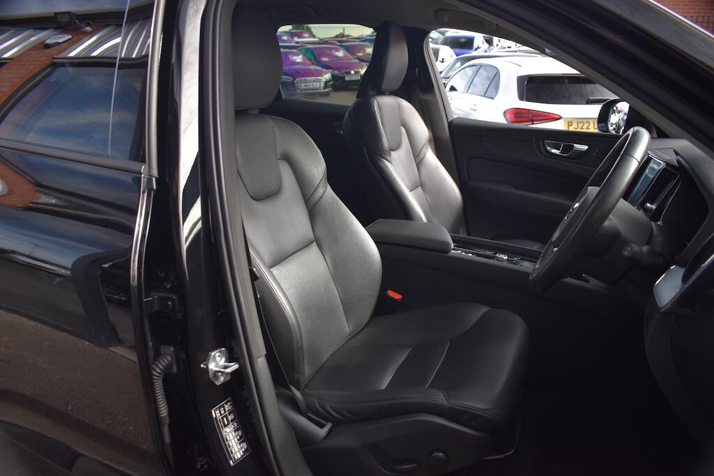Volvo XC60 view 18