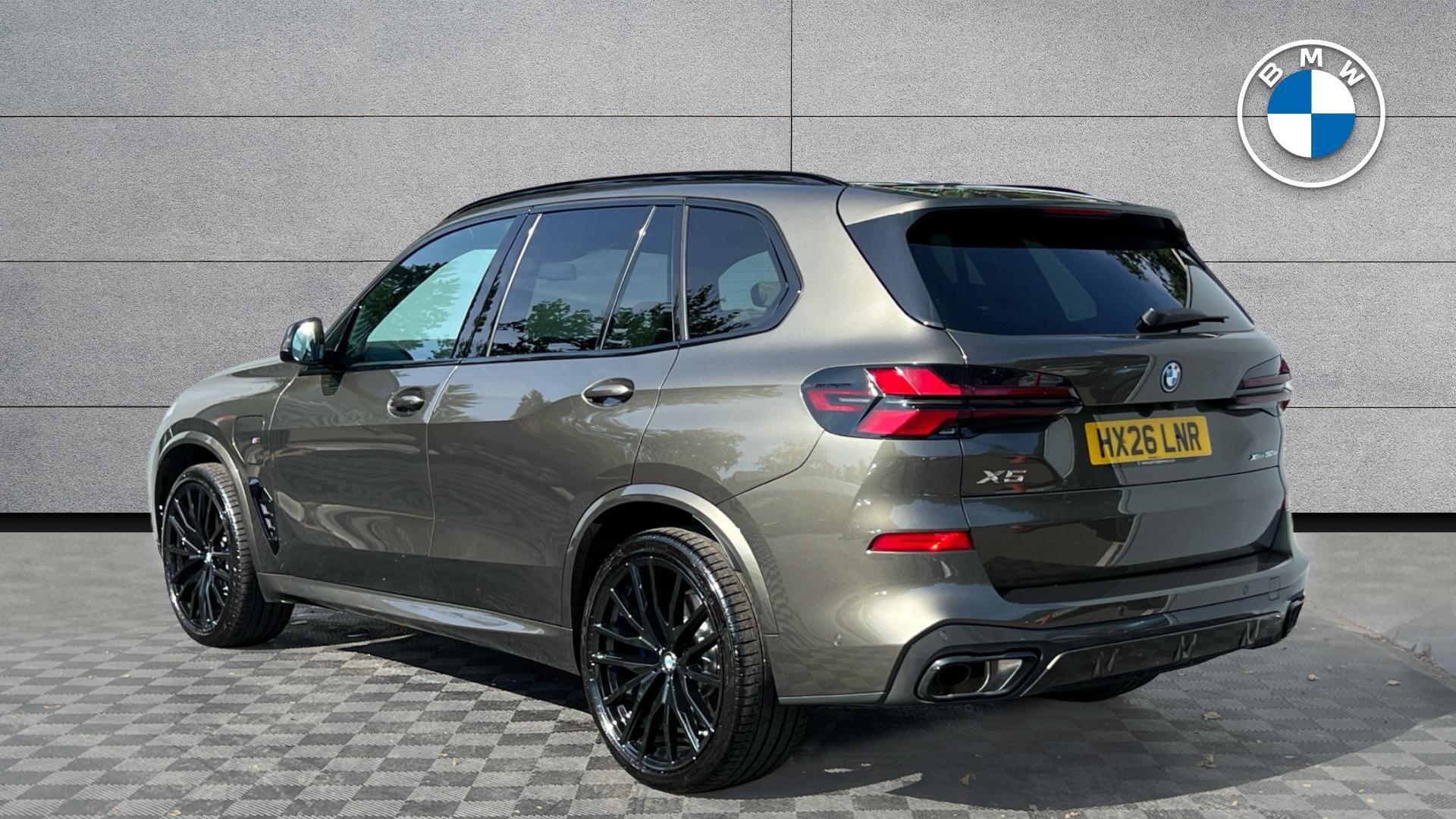 BMW X5 view 2