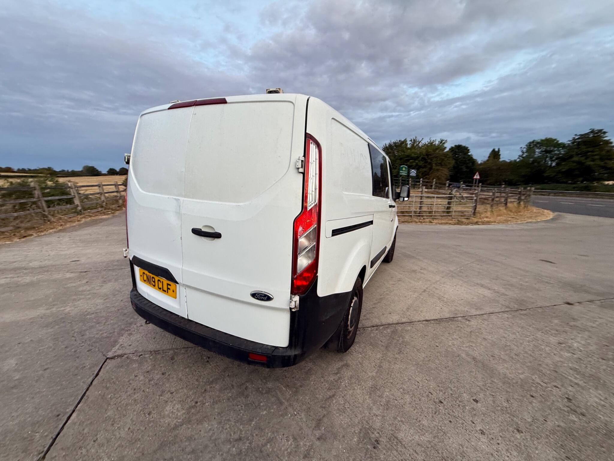 Ford Transit Custom 2.0 320 EcoBlue L1 H1 Euro 6 5dr — photo 20 of 82