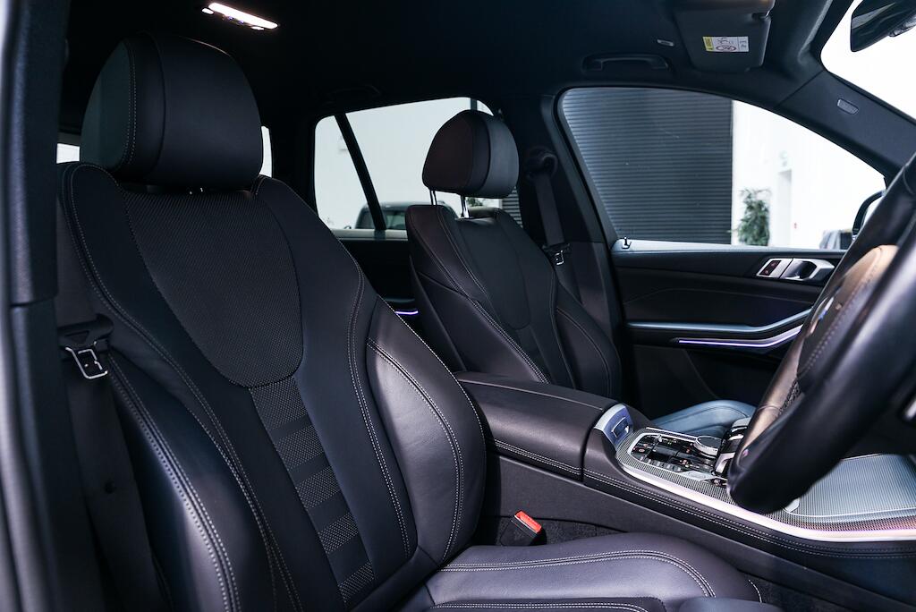 BMW X5 view 13