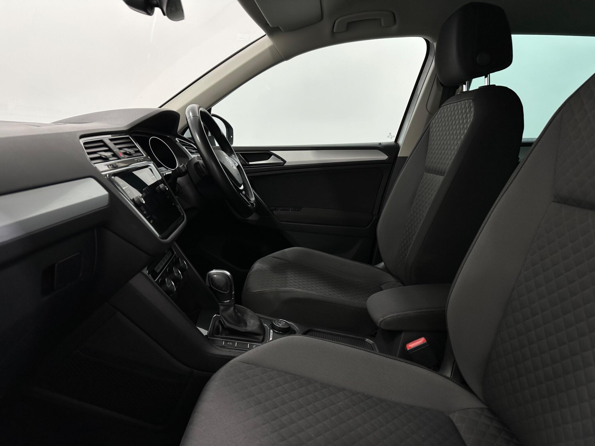 Volkswagen Tiguan view 35