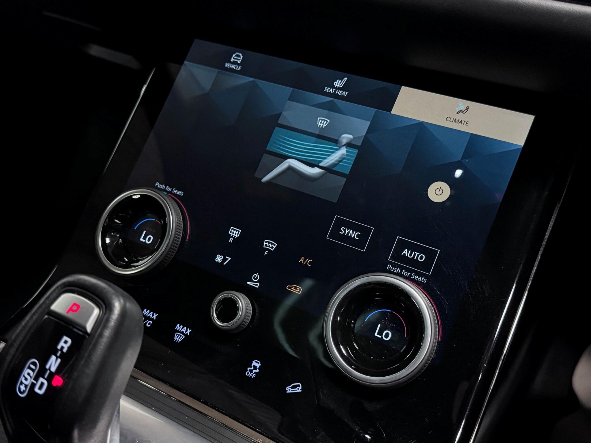 Land Rover Range Rover Evoque view 39