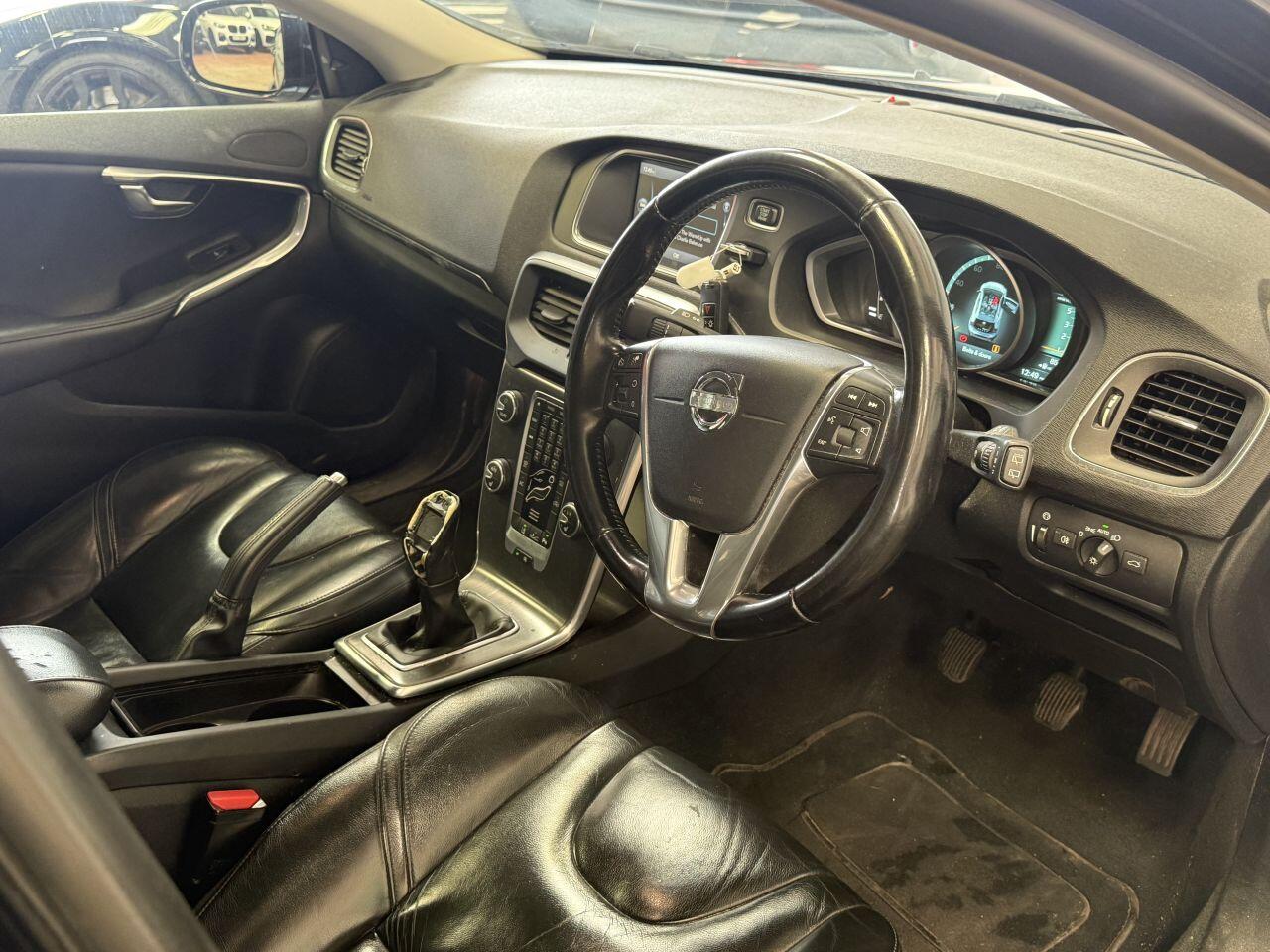 Volvo V40 view 25