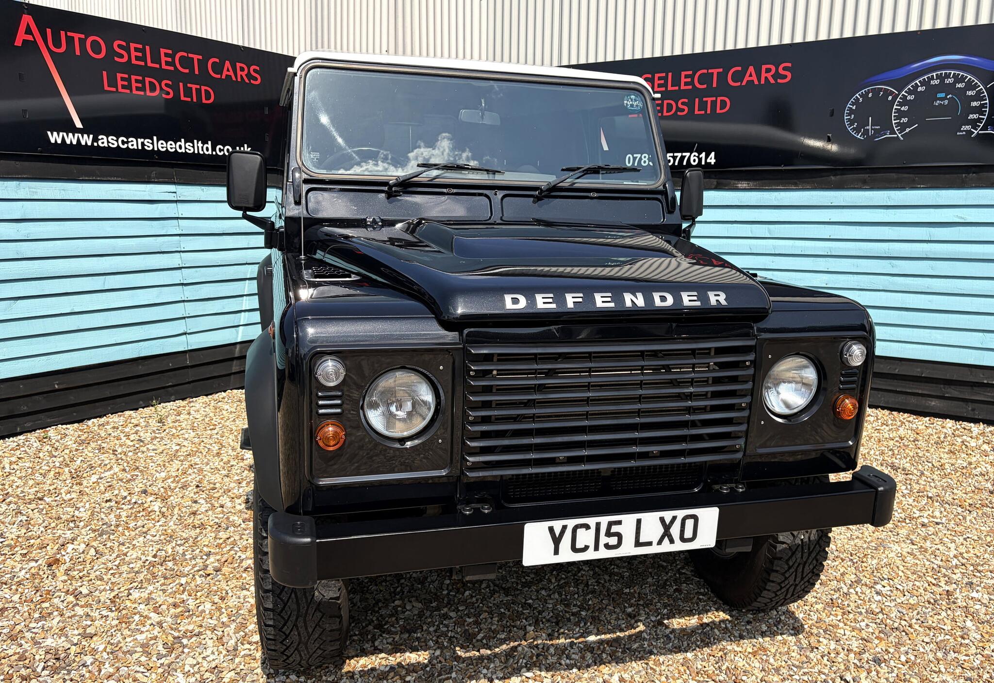 Land Rover Defender view 3