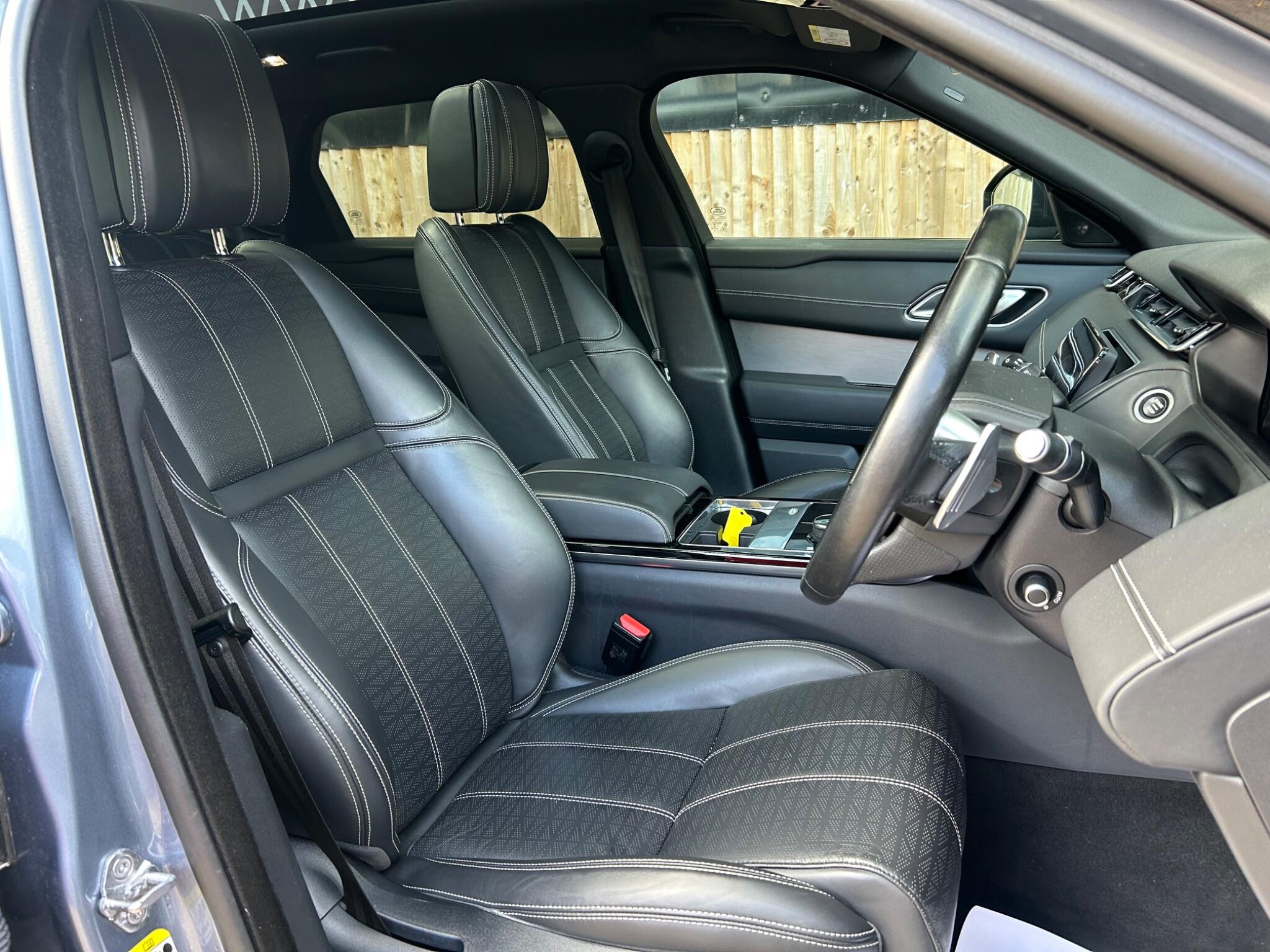 Land Rover Range Rover Velar view 3