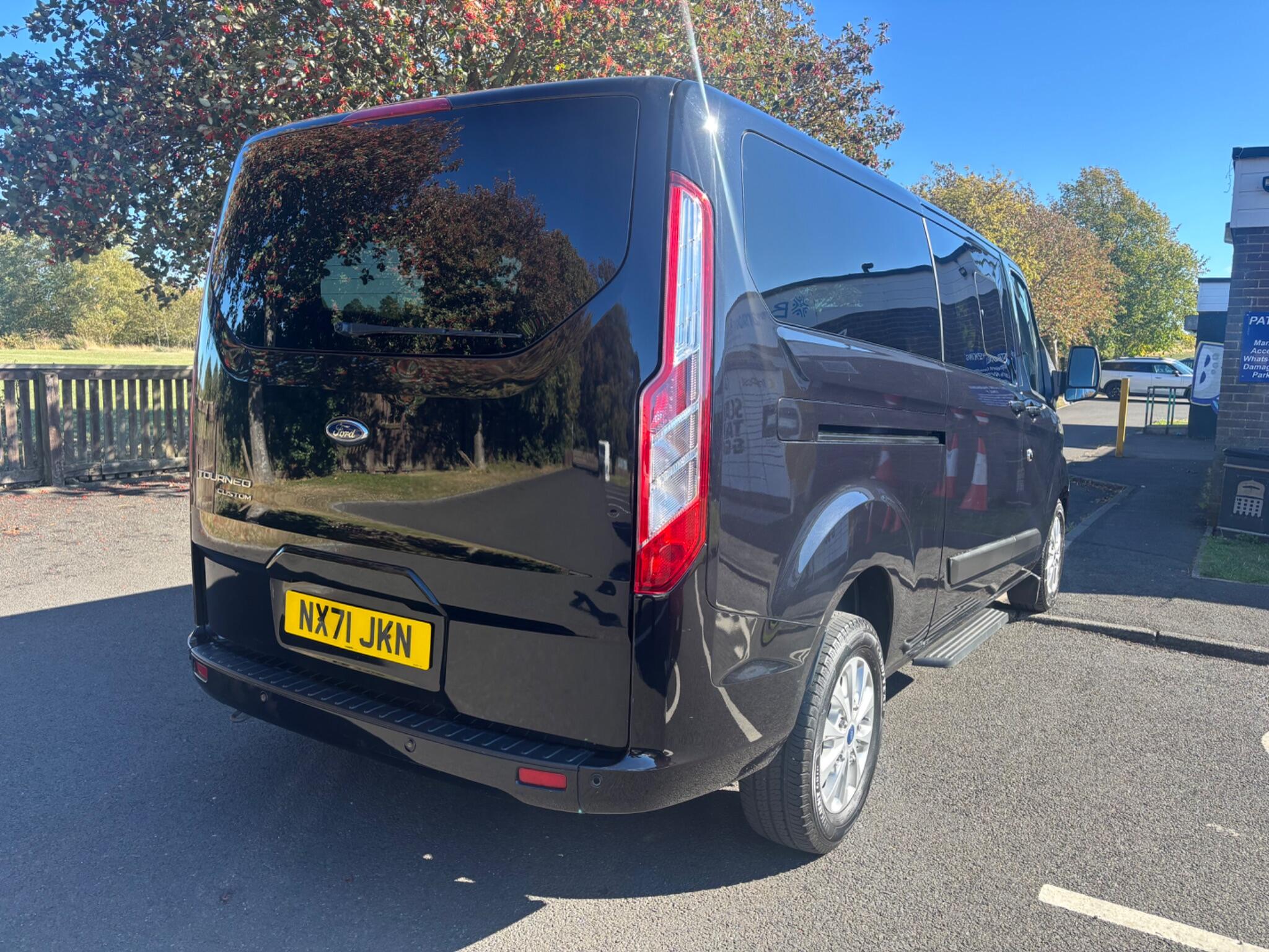 Ford Tourneo Custom view 7