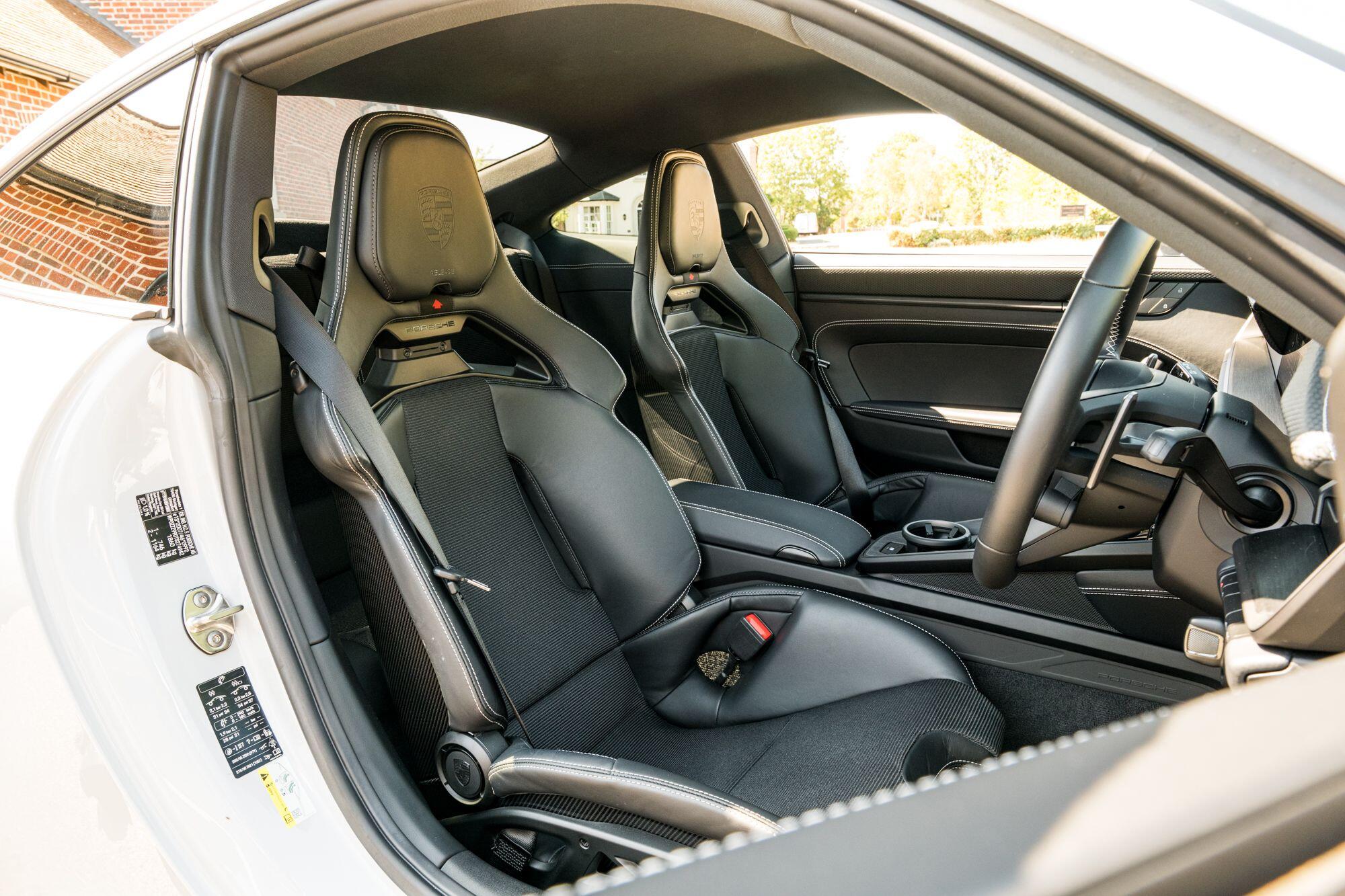 Porsche 911 view 33