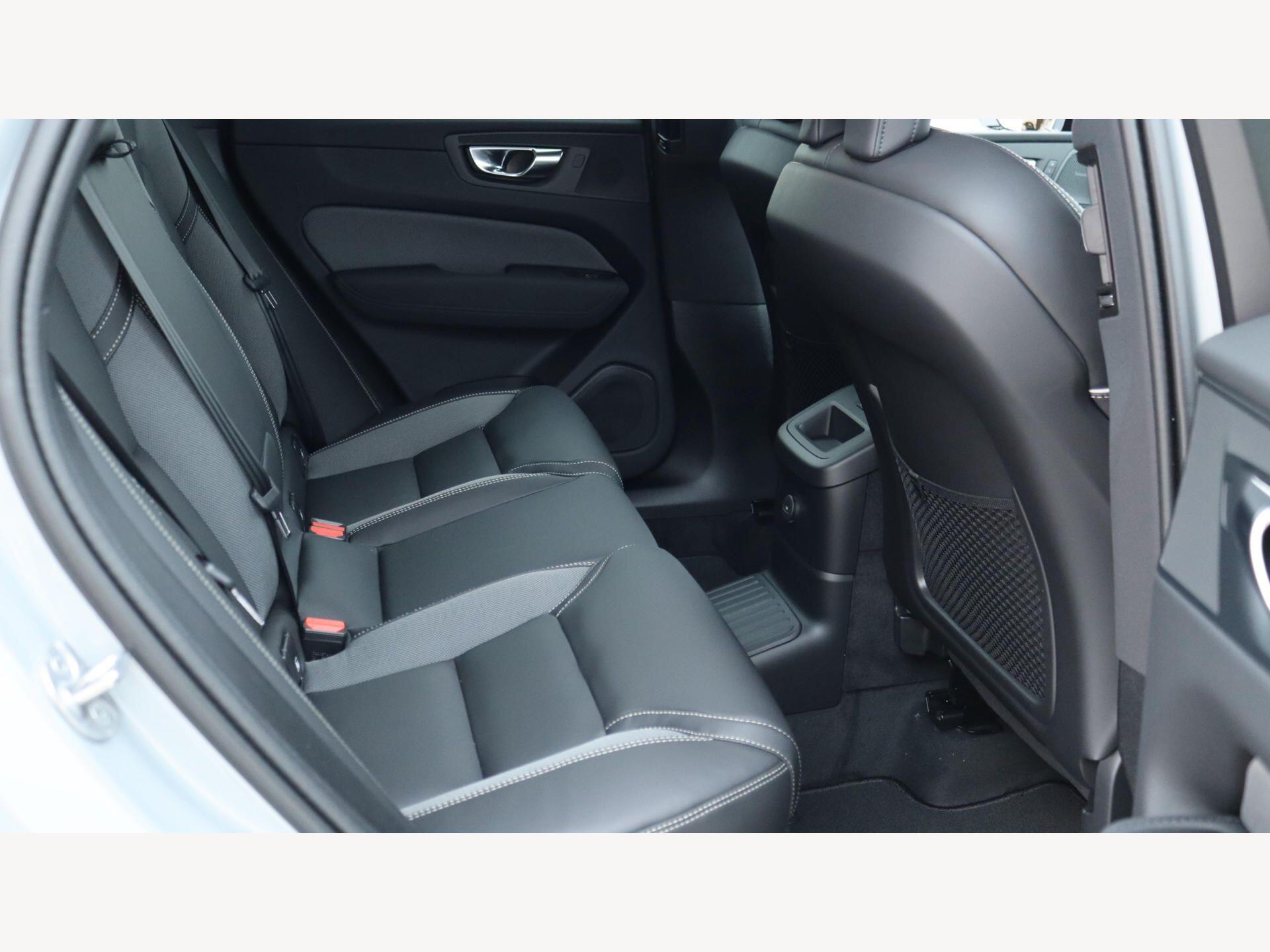 Volvo XC60 view 9