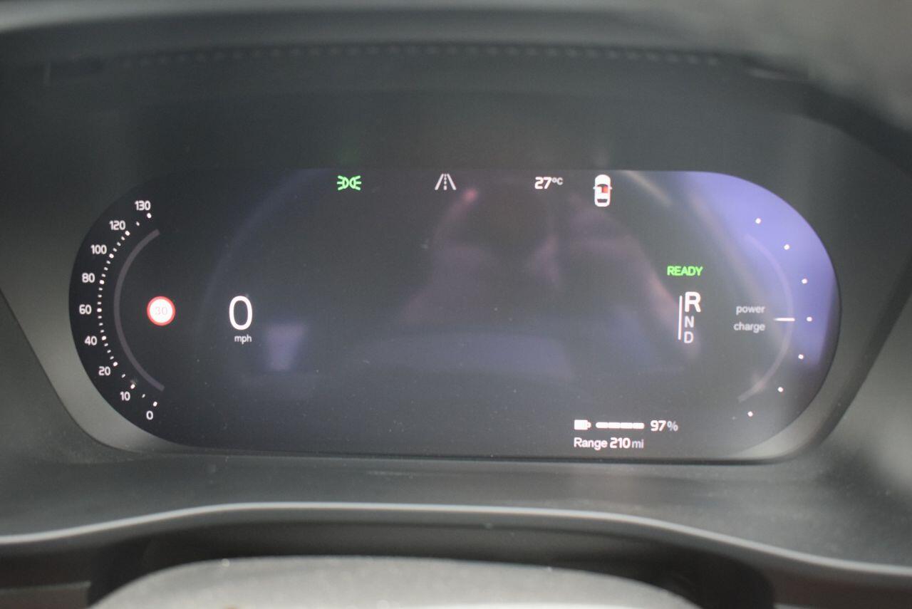Volvo XC40 view 25