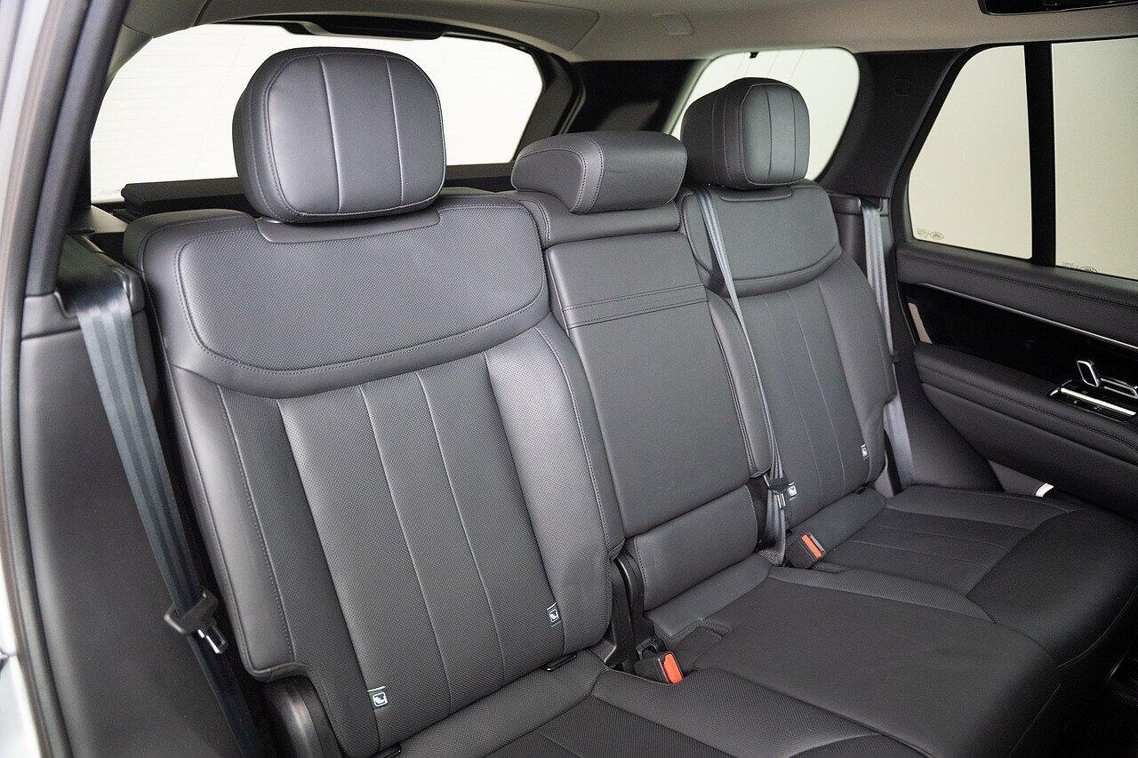 Land Rover Range Rover view 3