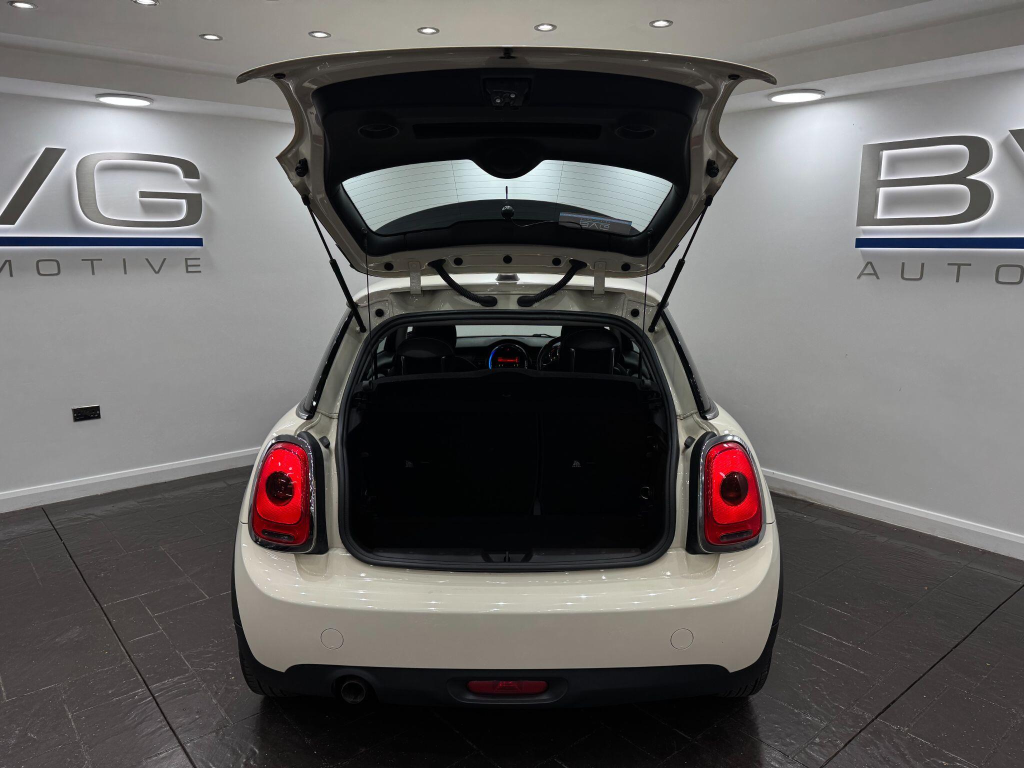 Mini Hatch view 46