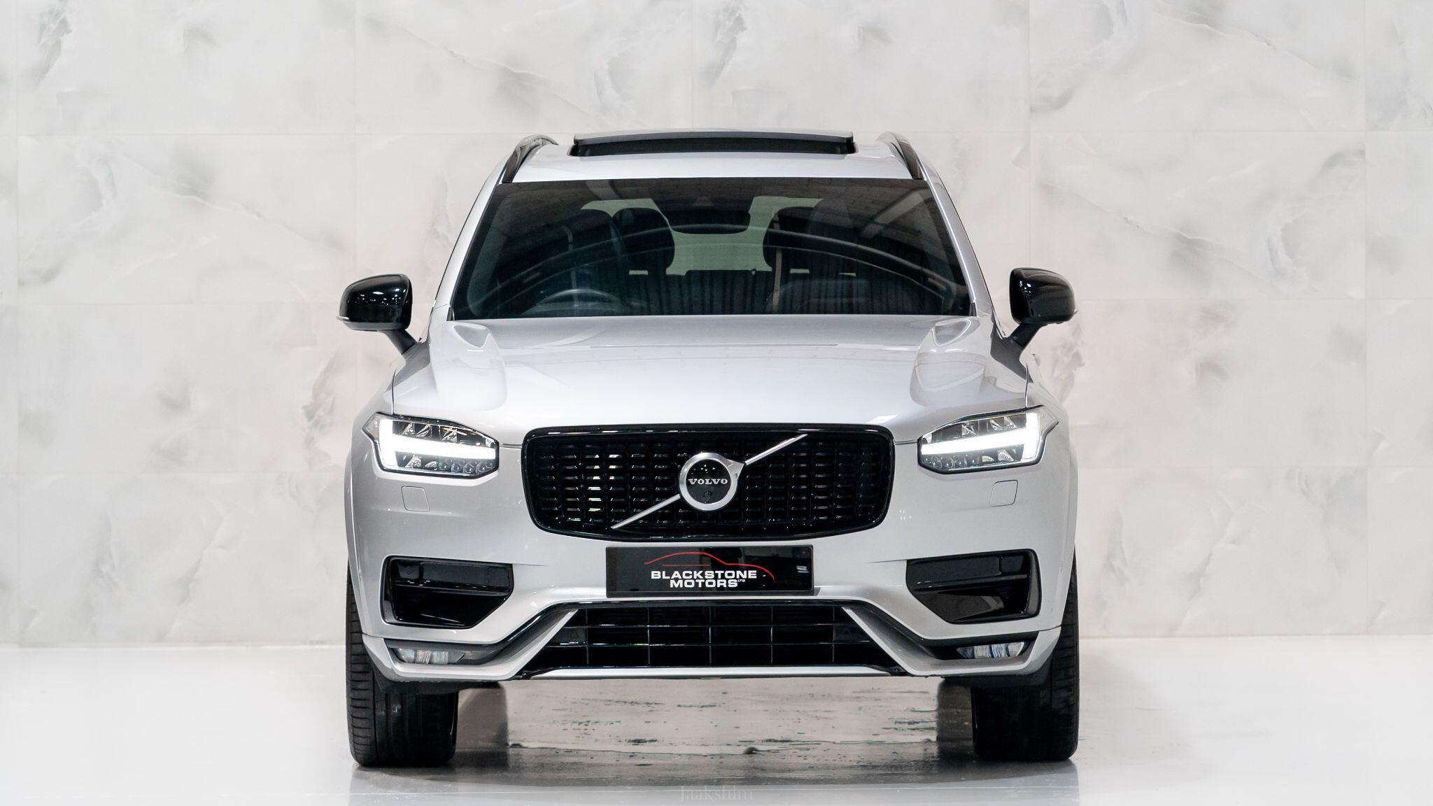 Volvo XC90 view 2