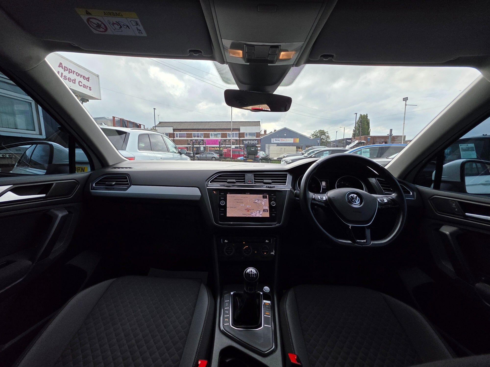 Volkswagen Tiguan view 31